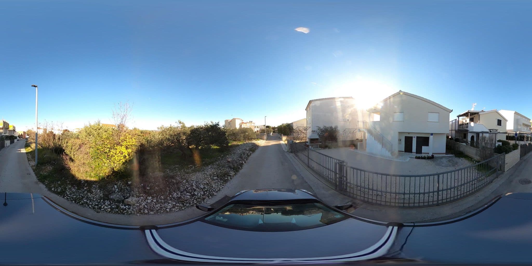 Street view near Apartmani Vila Ella ****, Primošten — © tomislavzen12 (CC BY-SA · Mapillary)