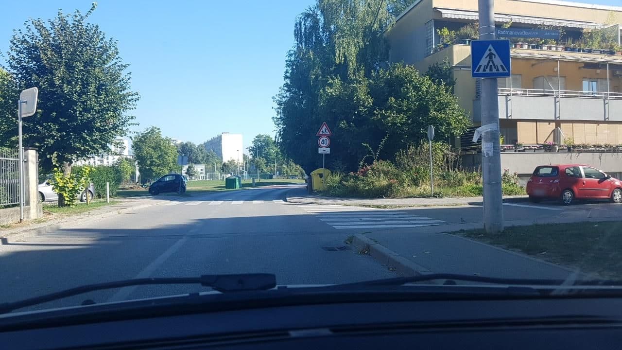 Street view near apartman "urbana vila" - apartments rooms zimmer camera, Novi Zagreb — © mik007 (CC BY-SA · Mapillary)