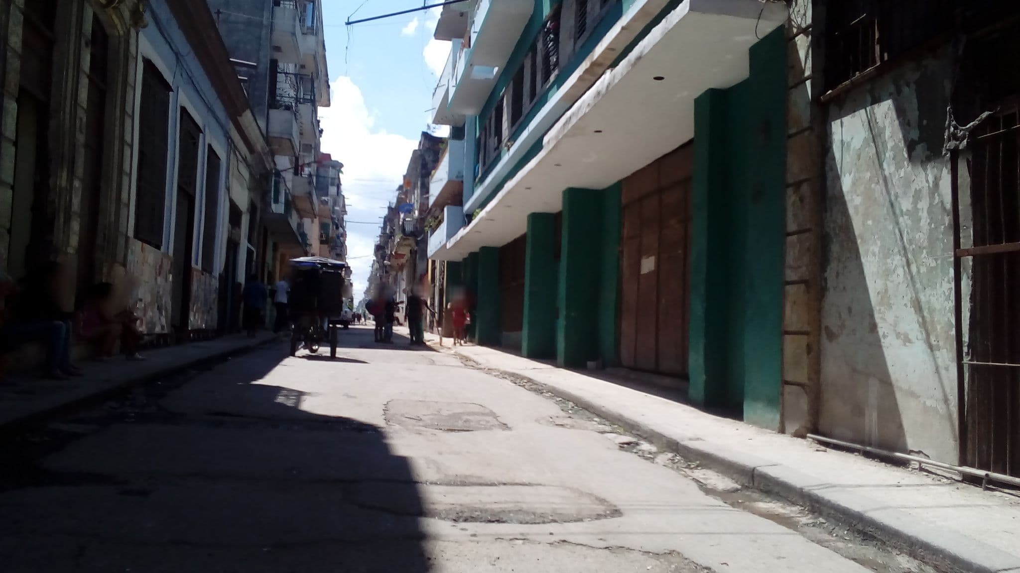 Street view near Hostal Mendoza, Centro Habana — © elpbatista (CC BY-SA · Mapillary)