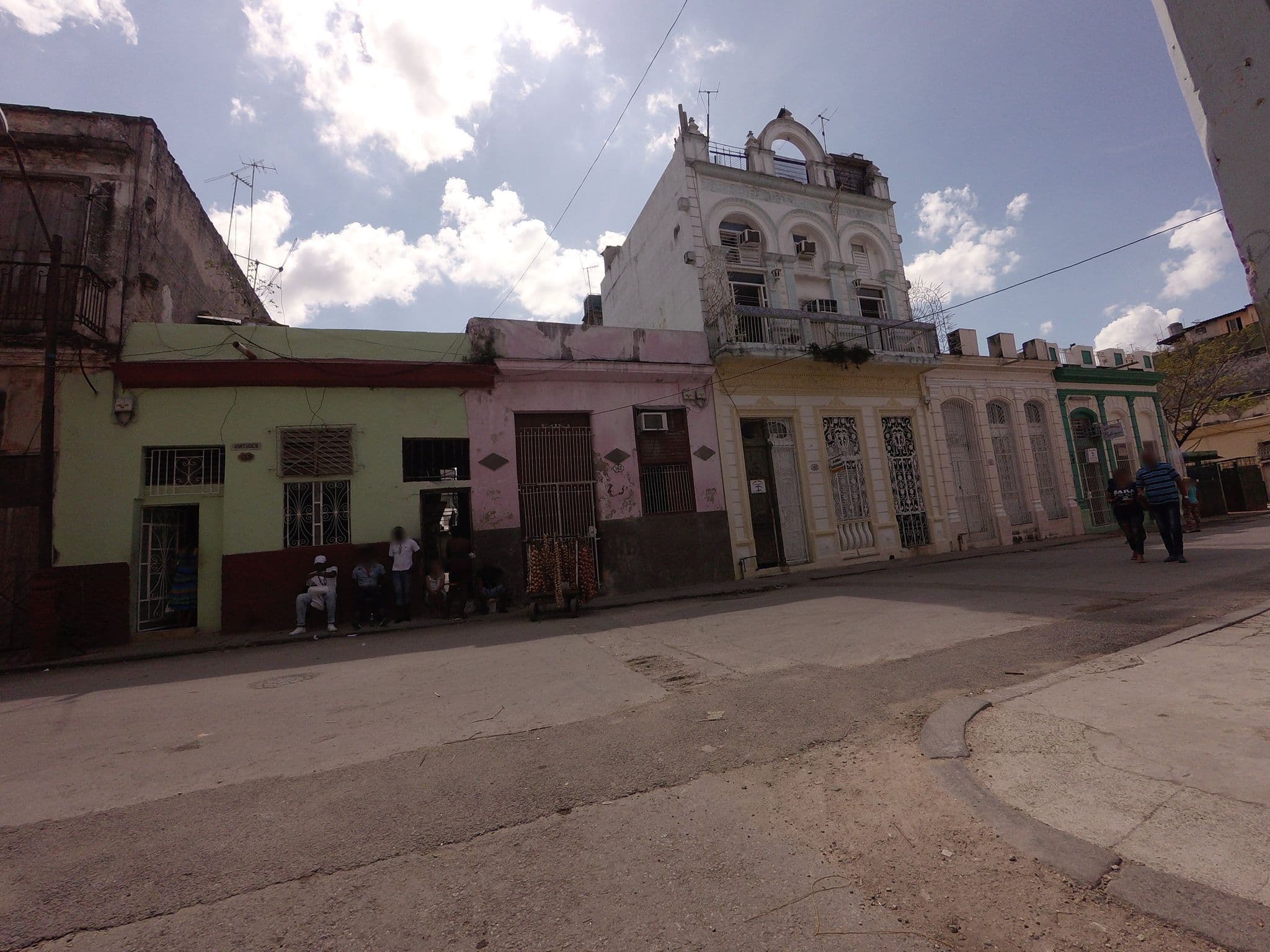 Street view near YORDY Y ROBERT, Centro Habana