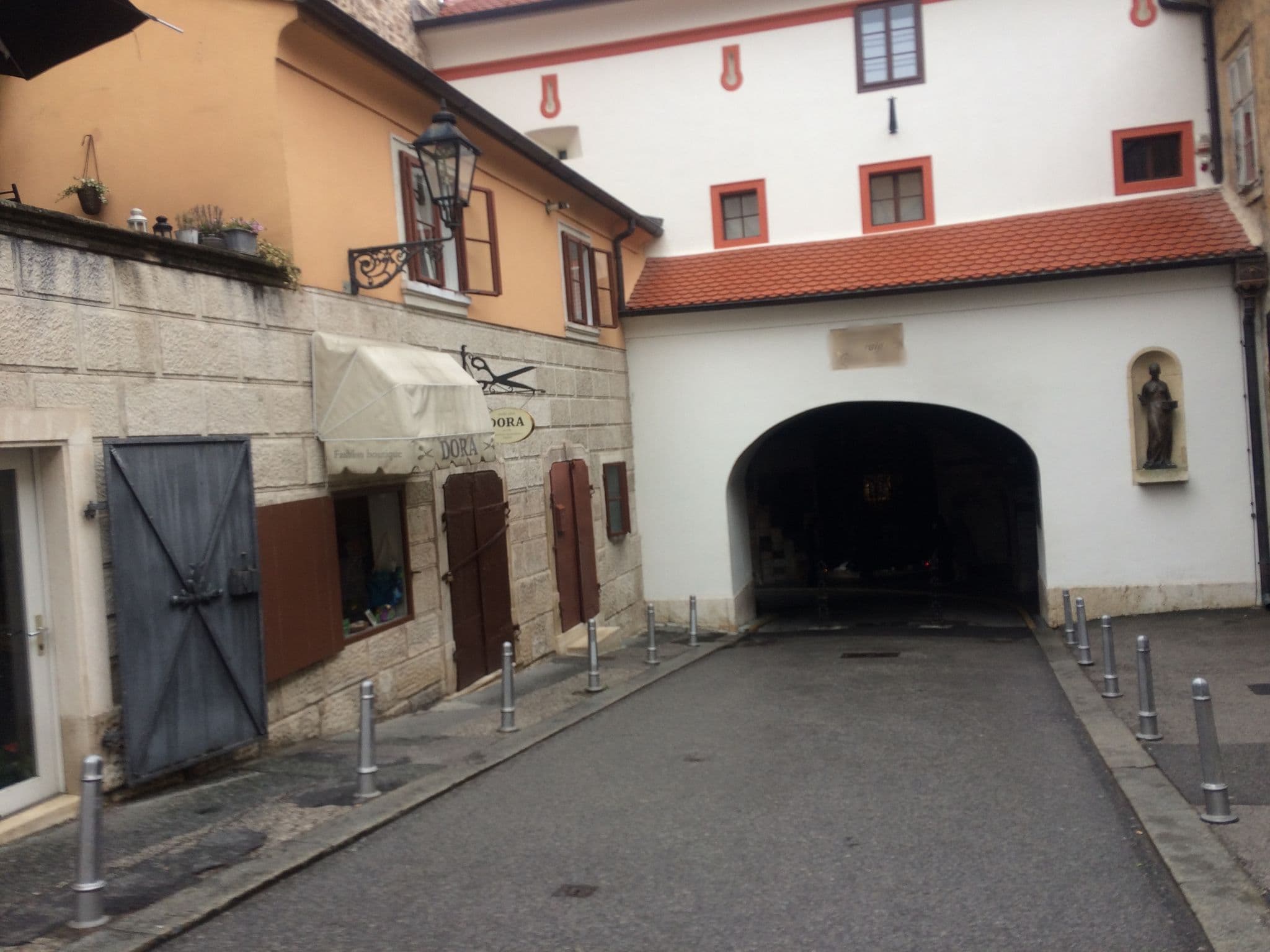 Street view near Apartment Bombelles, Zagreb — © rufus1295 (CC BY-SA · Mapillary)