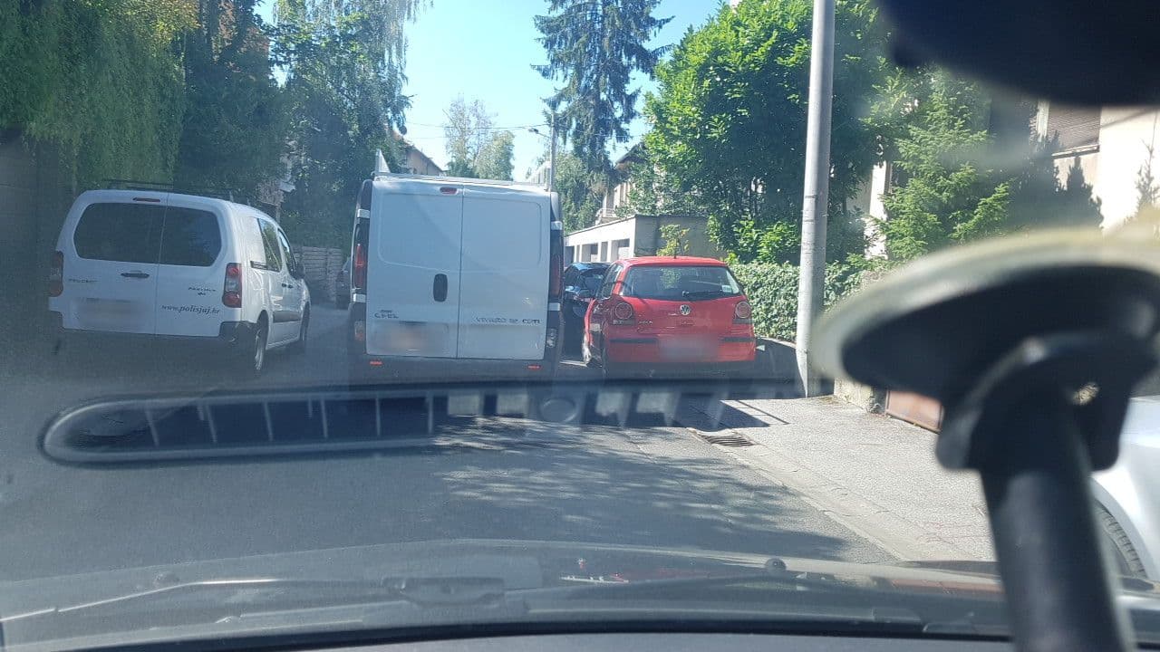 Street view near Welcome, Zagreb — © mik007 (CC BY-SA · Mapillary)