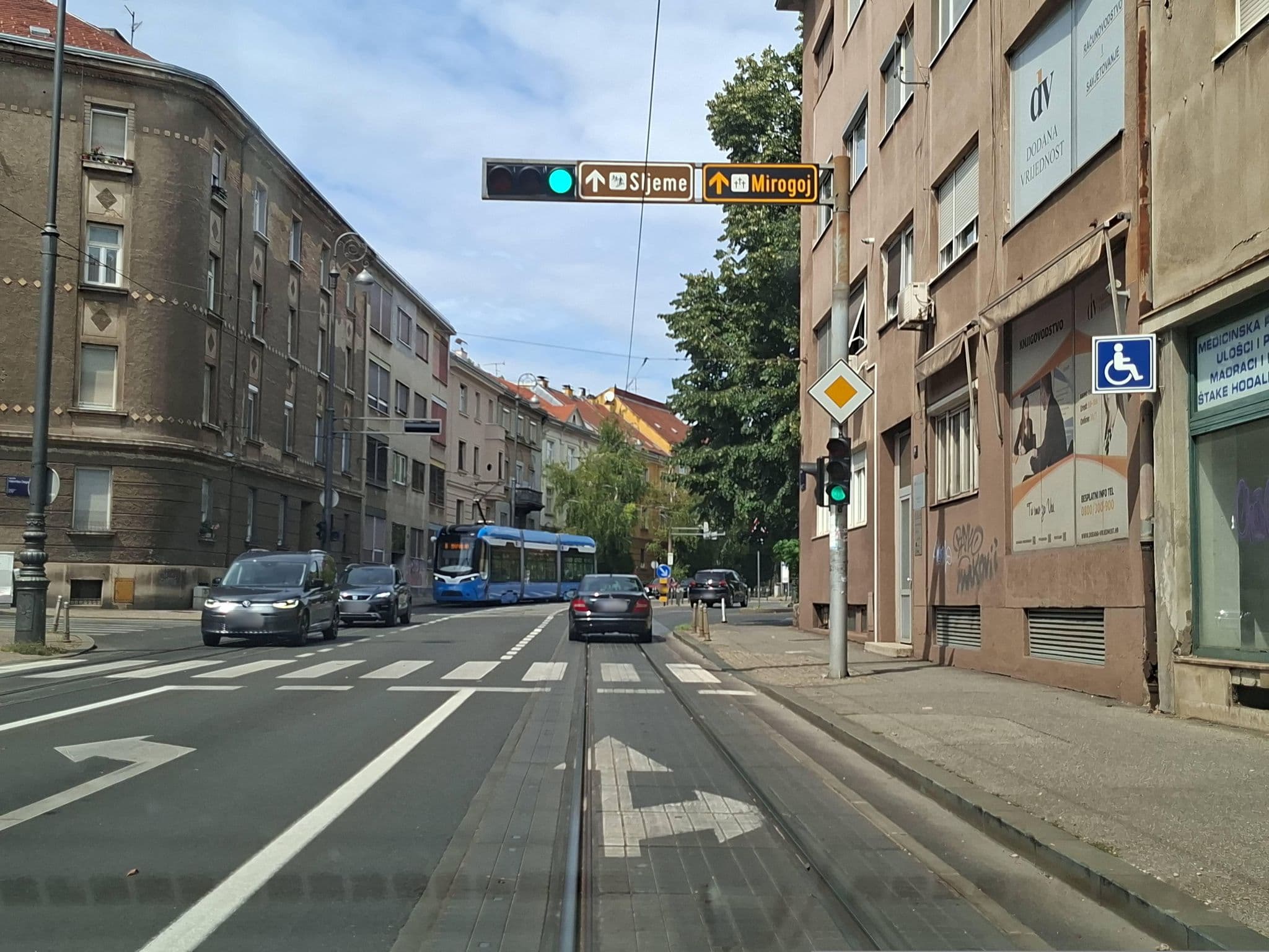 Street view near Apartment Ribnjak, Zagreb — © VLo (CC BY-SA · Mapillary)