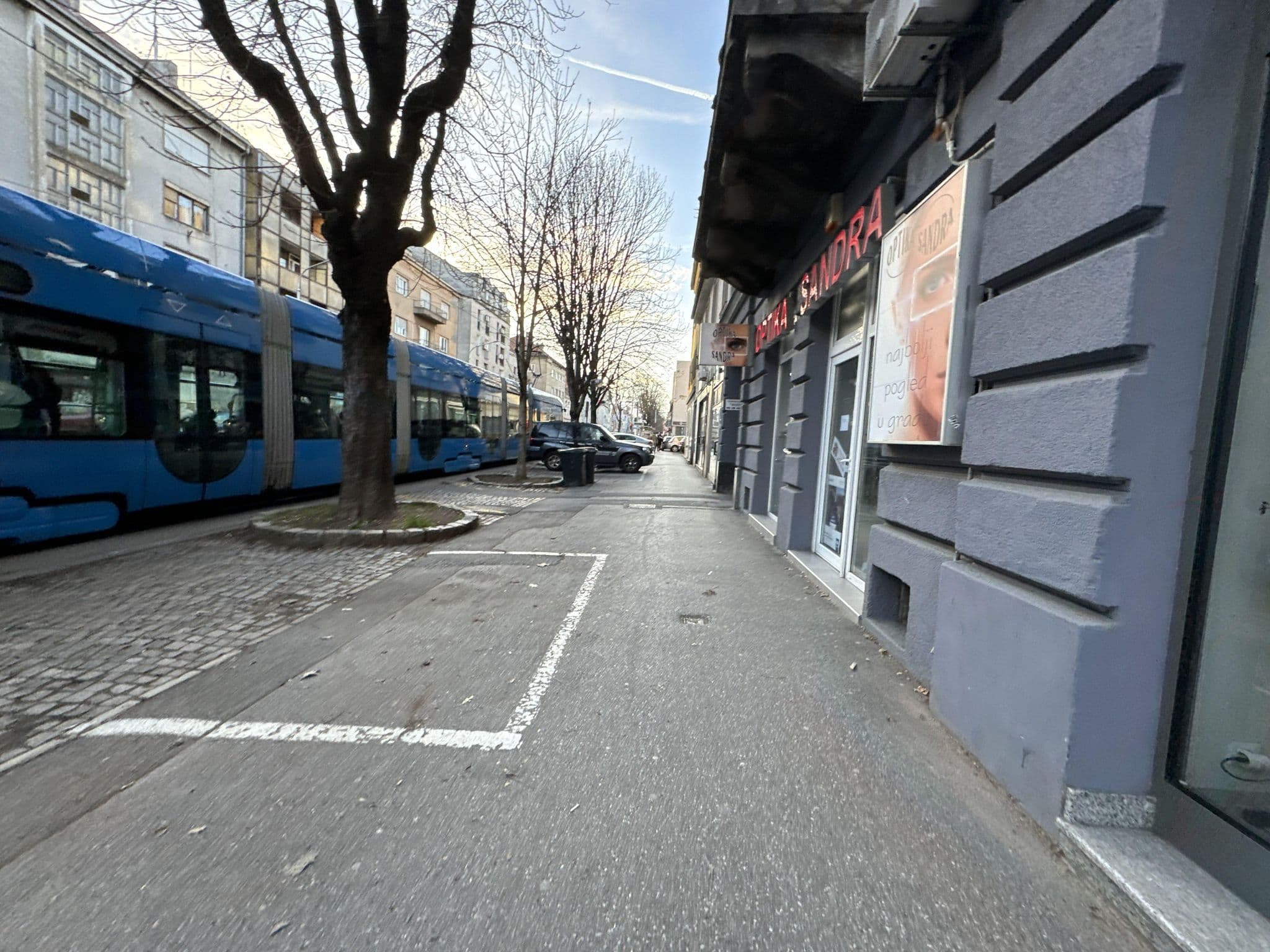 Street view near Hotel Maksimir, Zagreb — © filipb (CC BY-SA · Mapillary)