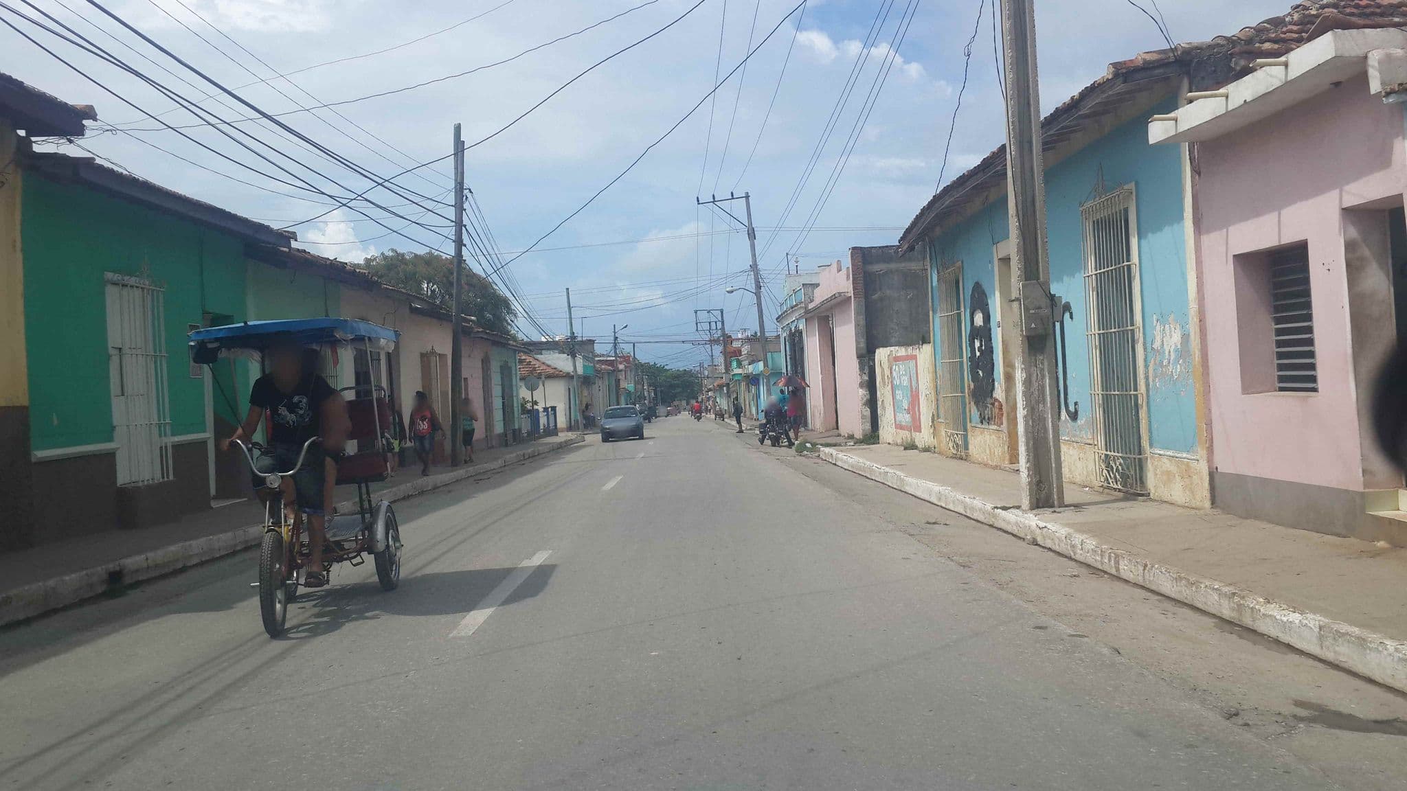 Street view near El Olivo, Trinidad