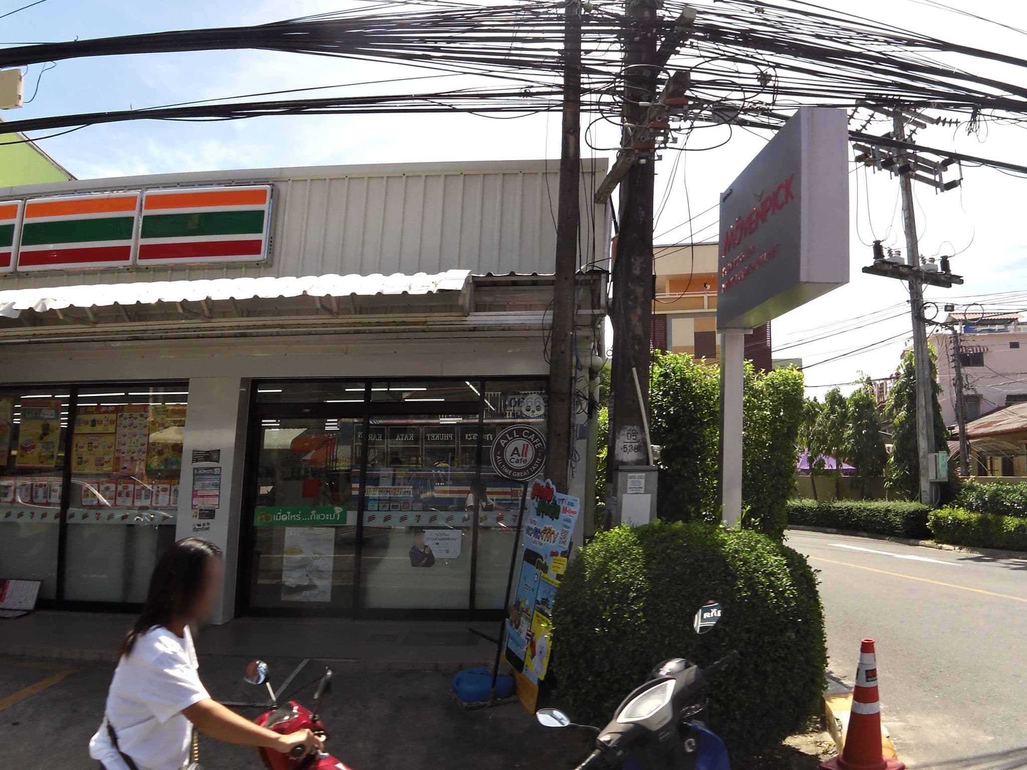 Street view near Karon & Guesthouse, Ban Karon — © skillsy (CC BY-SA · Mapillary)