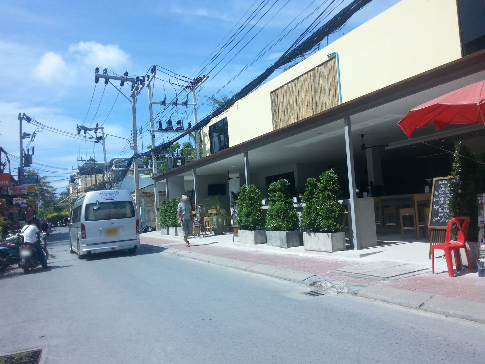Street view near Tai Pan Village Swimmingpool, Patong — © clockwerx (CC BY-SA · Mapillary)