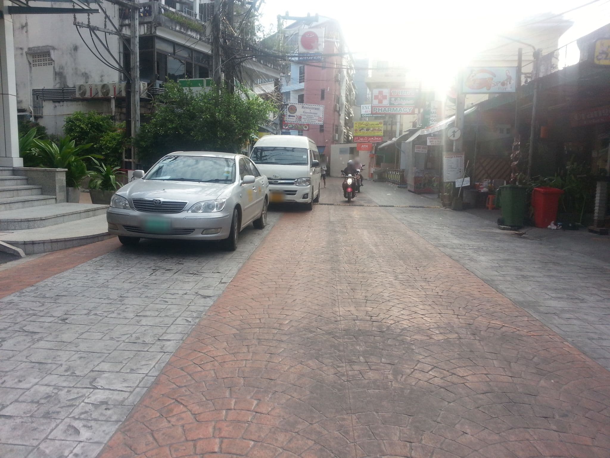 Street view near Royal Beach Residence, Patong — © clockwerx (CC BY-SA · Mapillary)