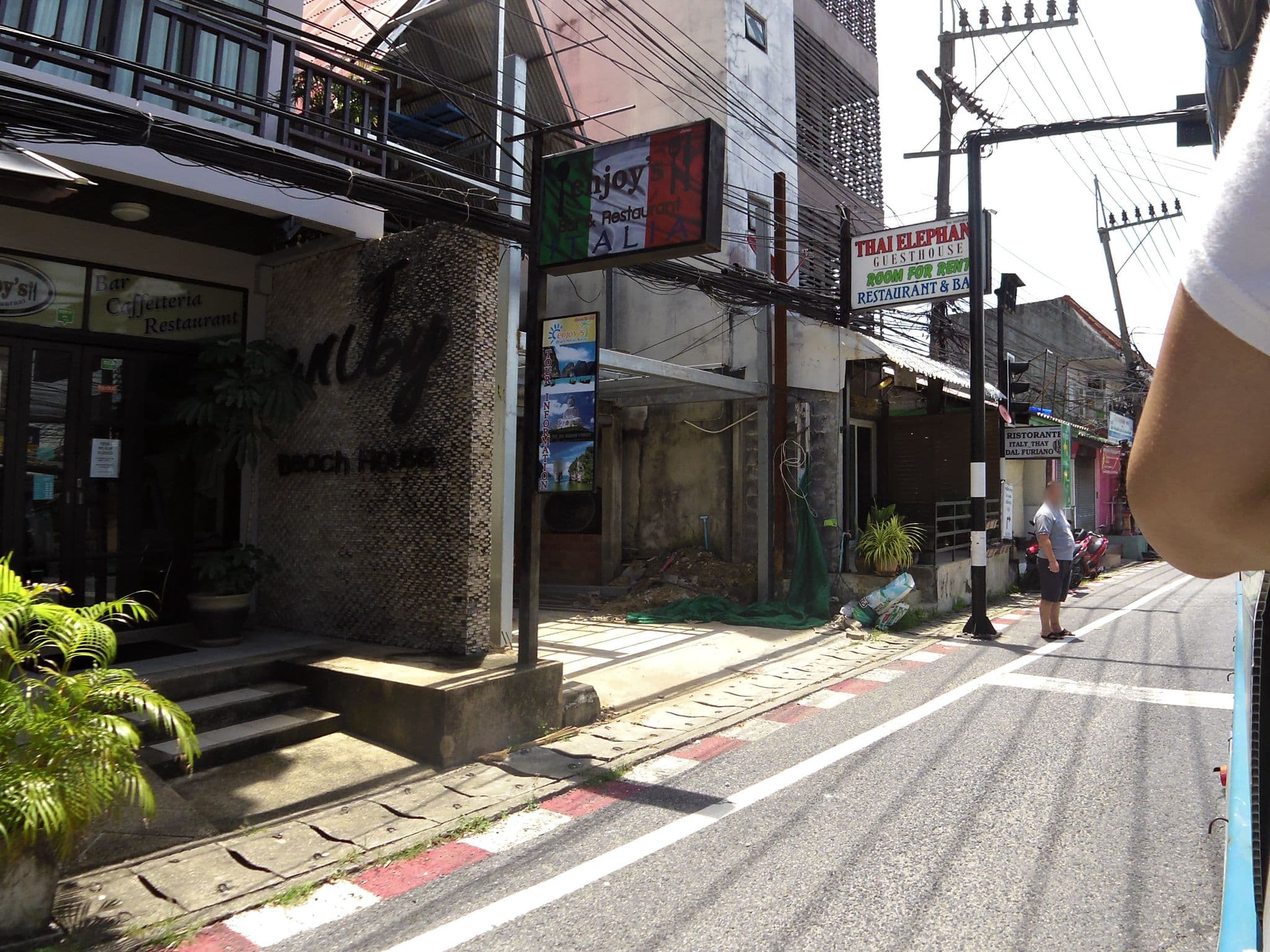 Street view near Thip's Guesthouse, Ban Karon — © skillsy (CC BY-SA · Mapillary)