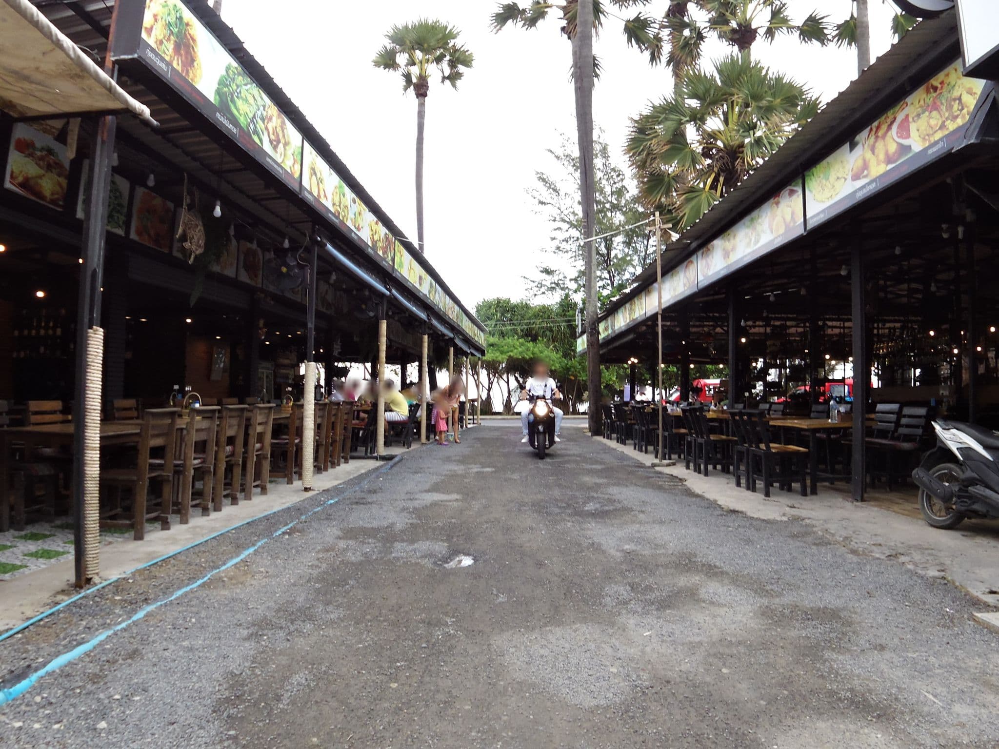 Street view near Spa Deluxe Ocean Facing, Ban Karon — © skillsy (CC BY-SA · Mapillary)