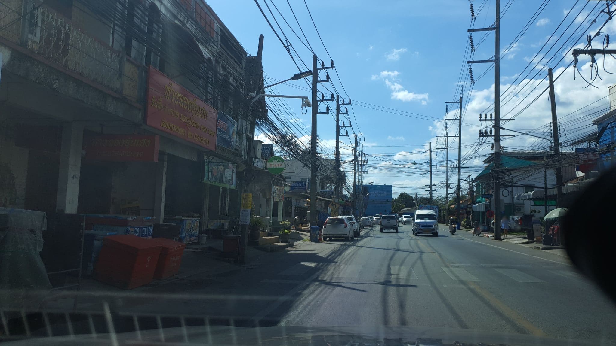 Street view near หาดเลพัง (Phuket), Ban Kamala — © jrcarlsen (CC BY-SA · Mapillary)