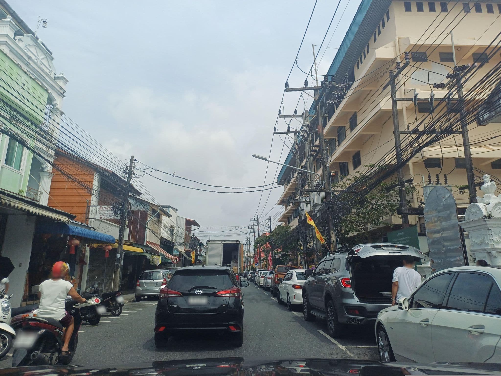 Street view near The Millenium Resort, Ban Talat Nua — © EakMor (CC BY-SA · Mapillary)