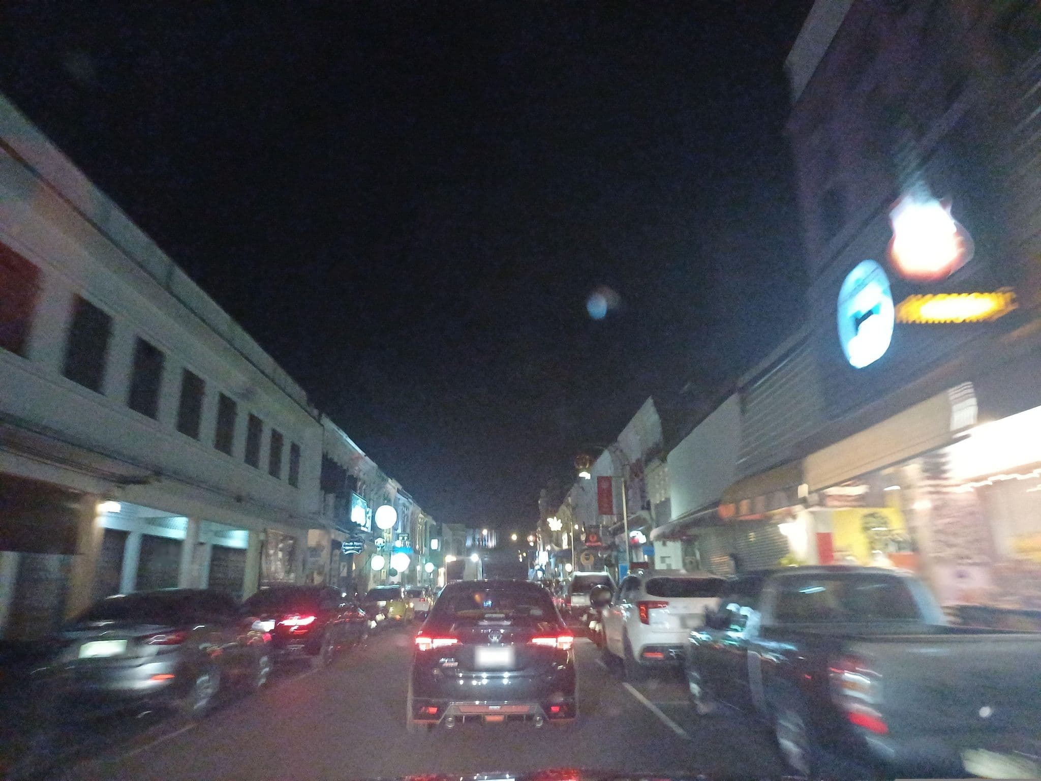 Street view near The Rommanee Classic Guesthouse, Ban Talat Nua — © EakMor (CC BY-SA · Mapillary)
