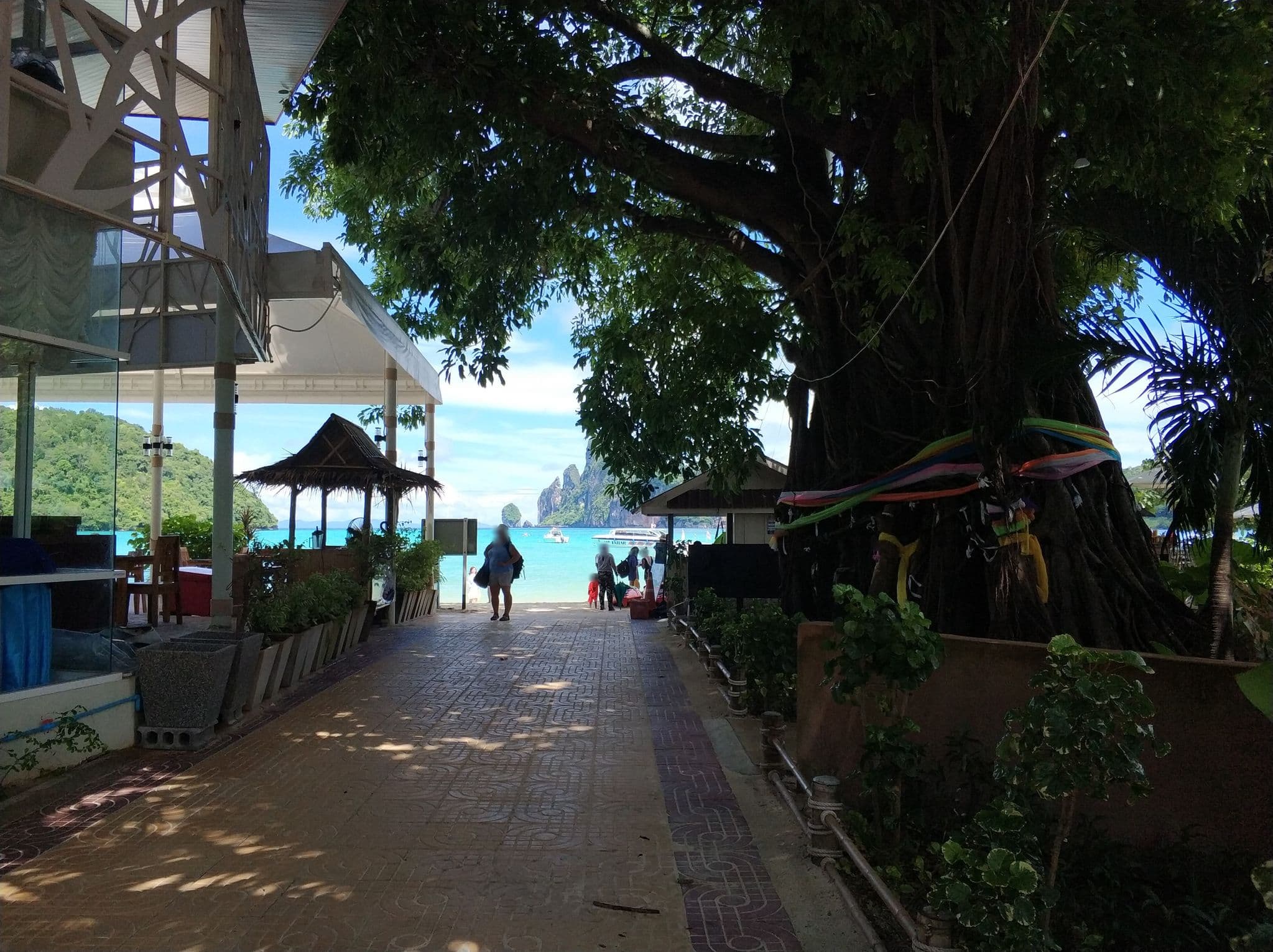 Street view near On Board @ Suwan Macha, Ban Phru Nai — © freddouhelk (CC BY-SA · Mapillary)