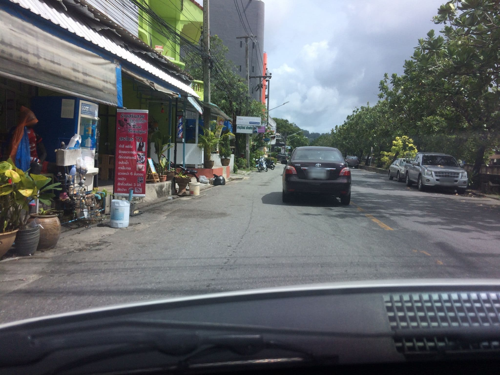 Street view near โรงแรมซิลเวอร์, Ban Talat Nua — © pik (CC BY-SA · Mapillary)