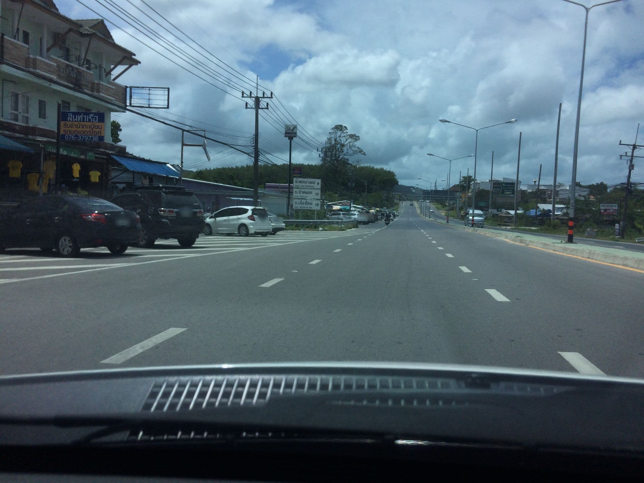 Street view near Sole Mio Boutique Hotel & Wellness, Ban Ko Kaeo — © pik (CC BY-SA · Mapillary)