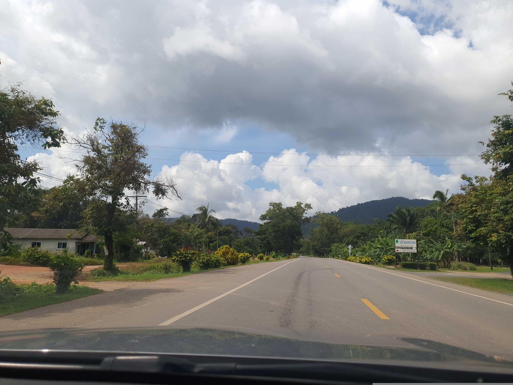 Street view near บ้านสวนอินน์, Takua Pa — © jrcarlsen (CC BY-SA · Mapillary)