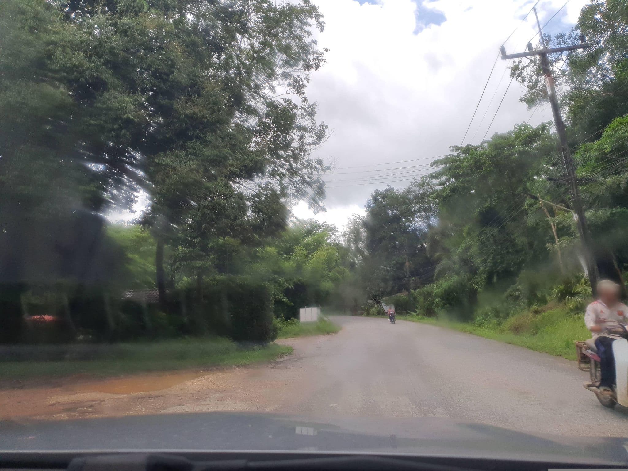Street view near Khao Sok Royal Cliff Resort & Resort, Takua Pa — © jrcarlsen (CC BY-SA · Mapillary)