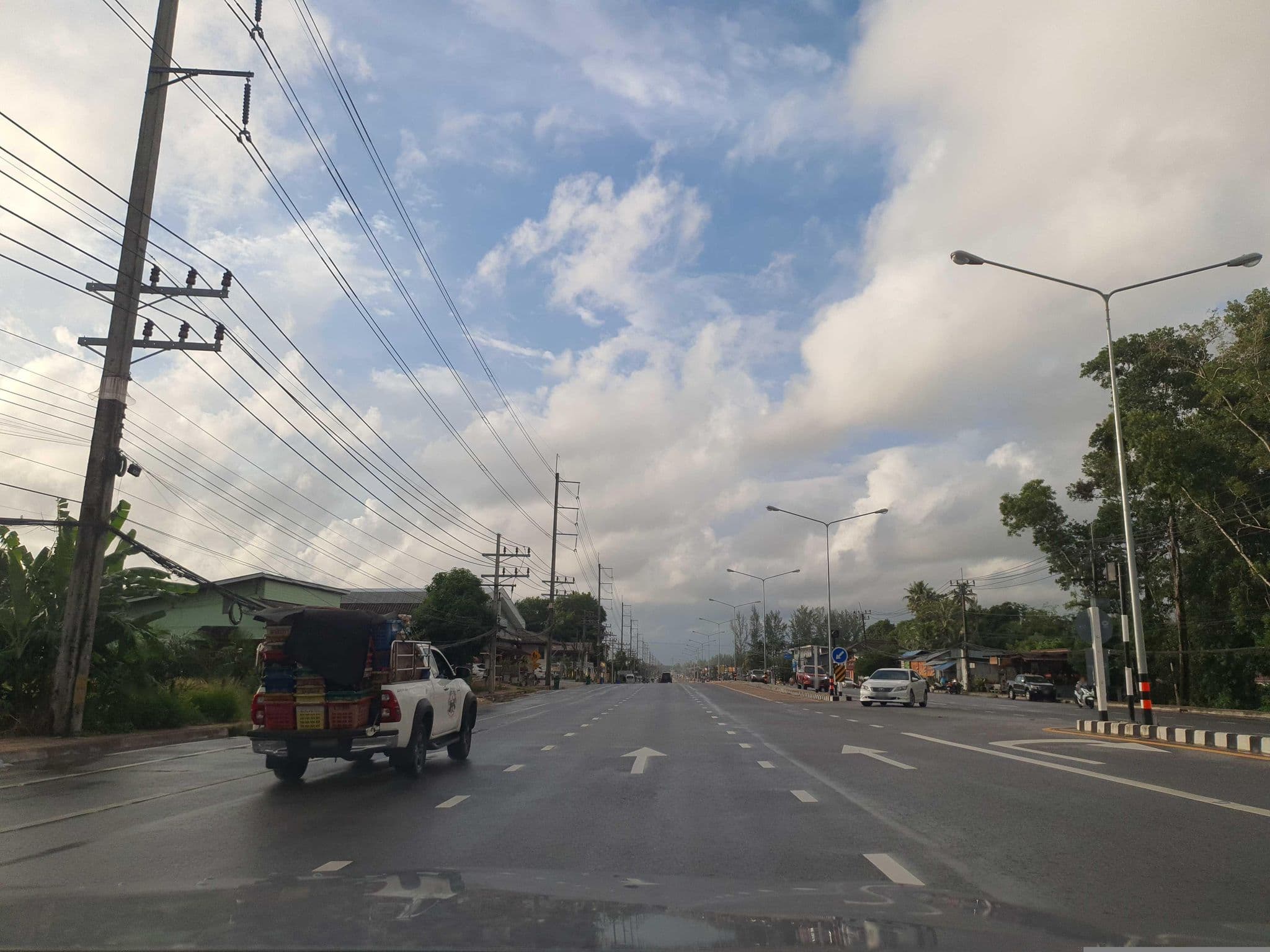 Street view near Baan Chong Fa Resort (บ้านช่องฟ้า รีสอร์ท), Ban Khao Lak — © jrcarlsen (CC BY-SA · Mapillary)