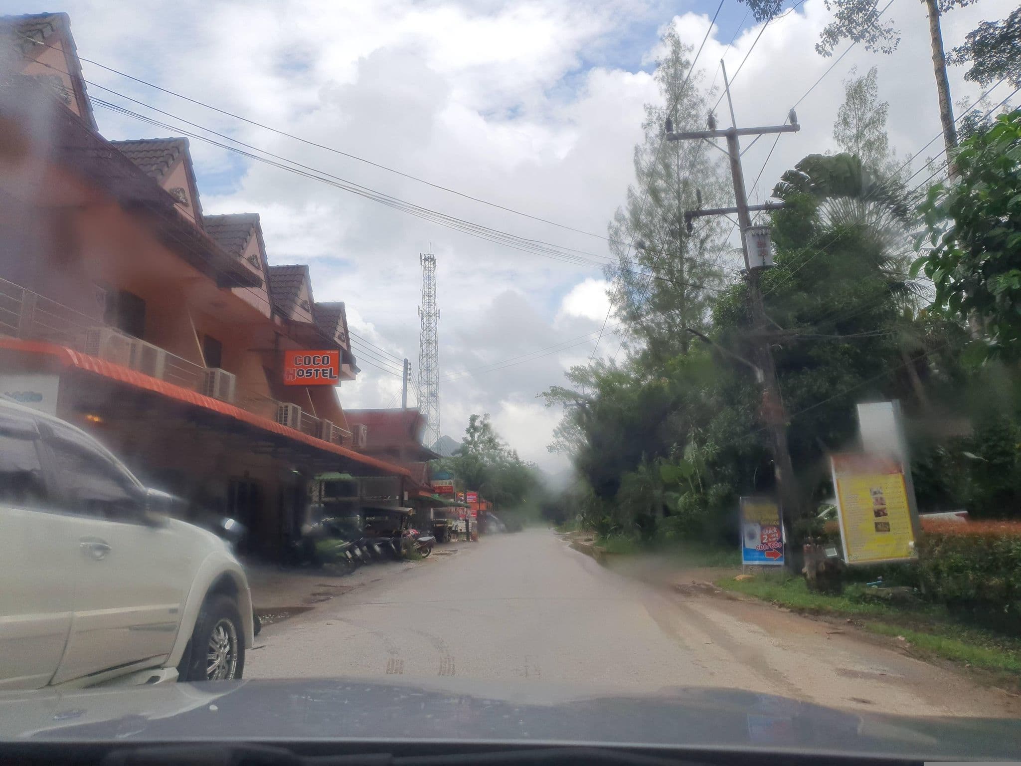 Street view near Coco Hostel & Bakery, Takua Pa — © jrcarlsen (CC BY-SA · Mapillary)
