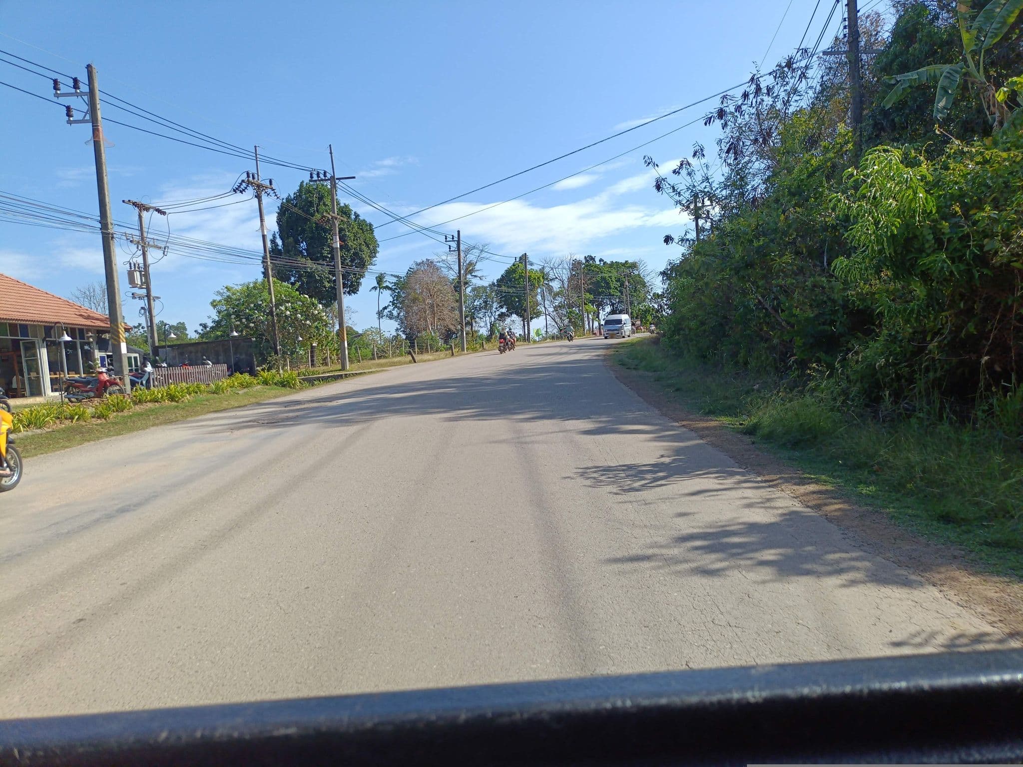 Street view near Chaw-Ka-Cher Tropicana Lanta Resort, Saladan — © skillsy (CC BY-SA · Mapillary)