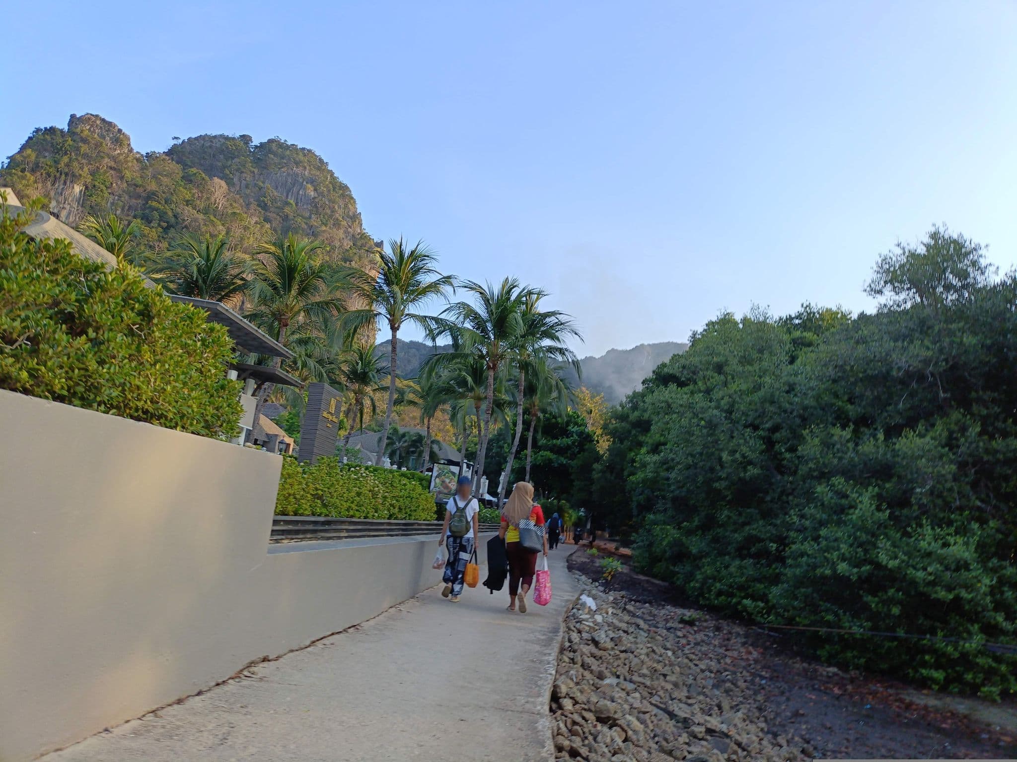 Street view near Bhu Nga Thani, Ban Ao Nang — © skillsy (CC BY-SA · Mapillary)