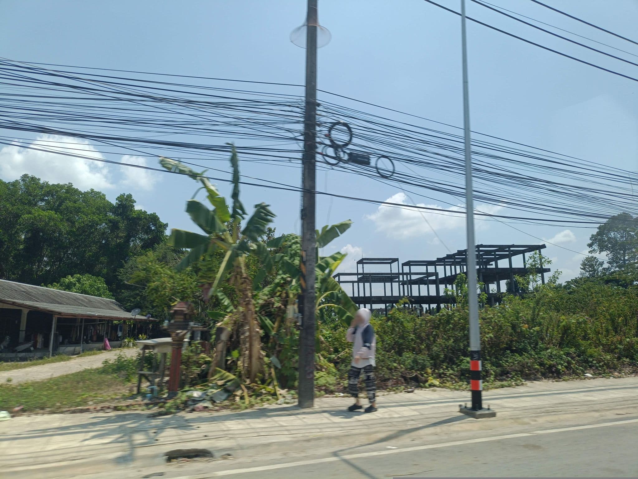 Street view near ฟ้าไทย วิลล่า, Ban Ao Nang — © skillsy (CC BY-SA · Mapillary)