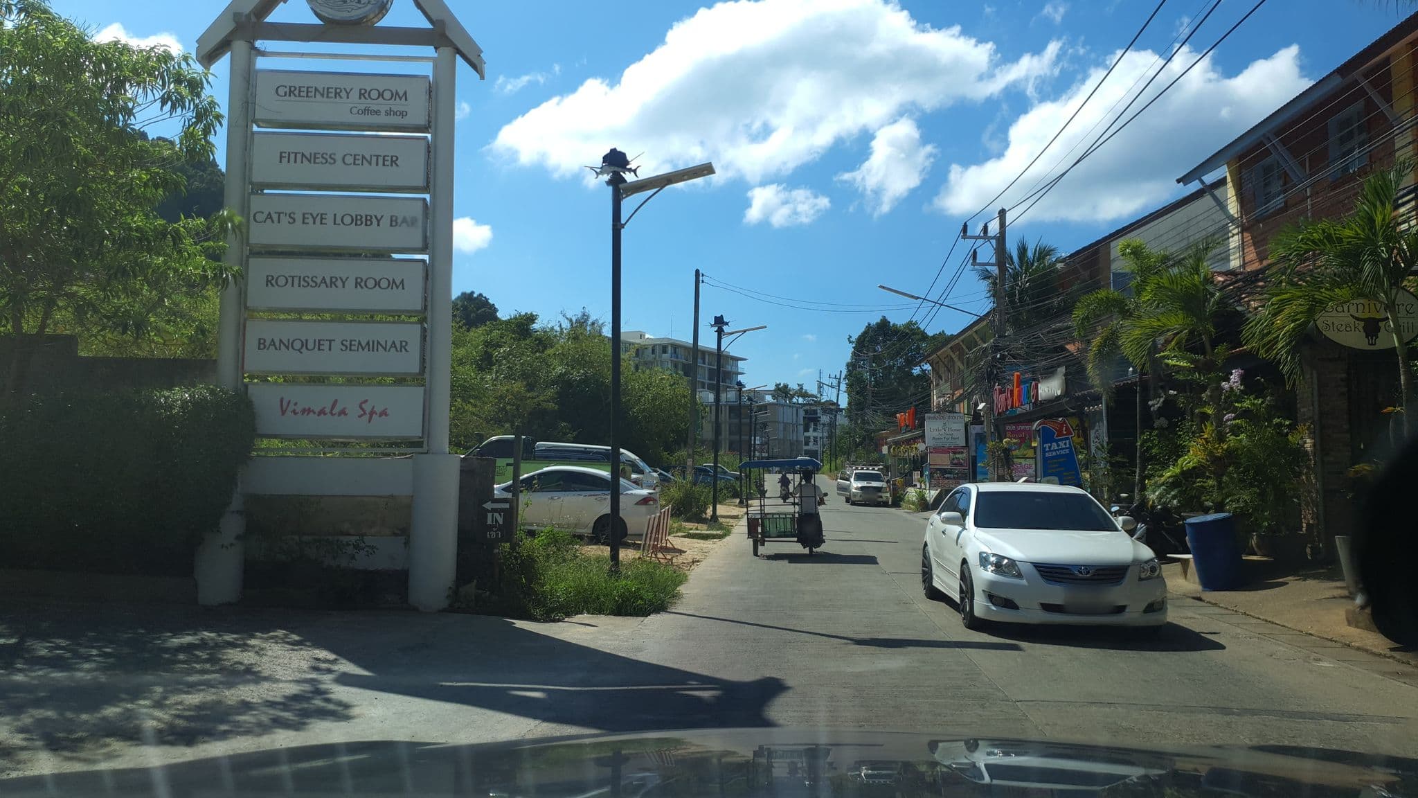 Street view near Aonang Taralord Resort, Ban Ao Nang — © jrcarlsen (CC BY-SA · Mapillary)