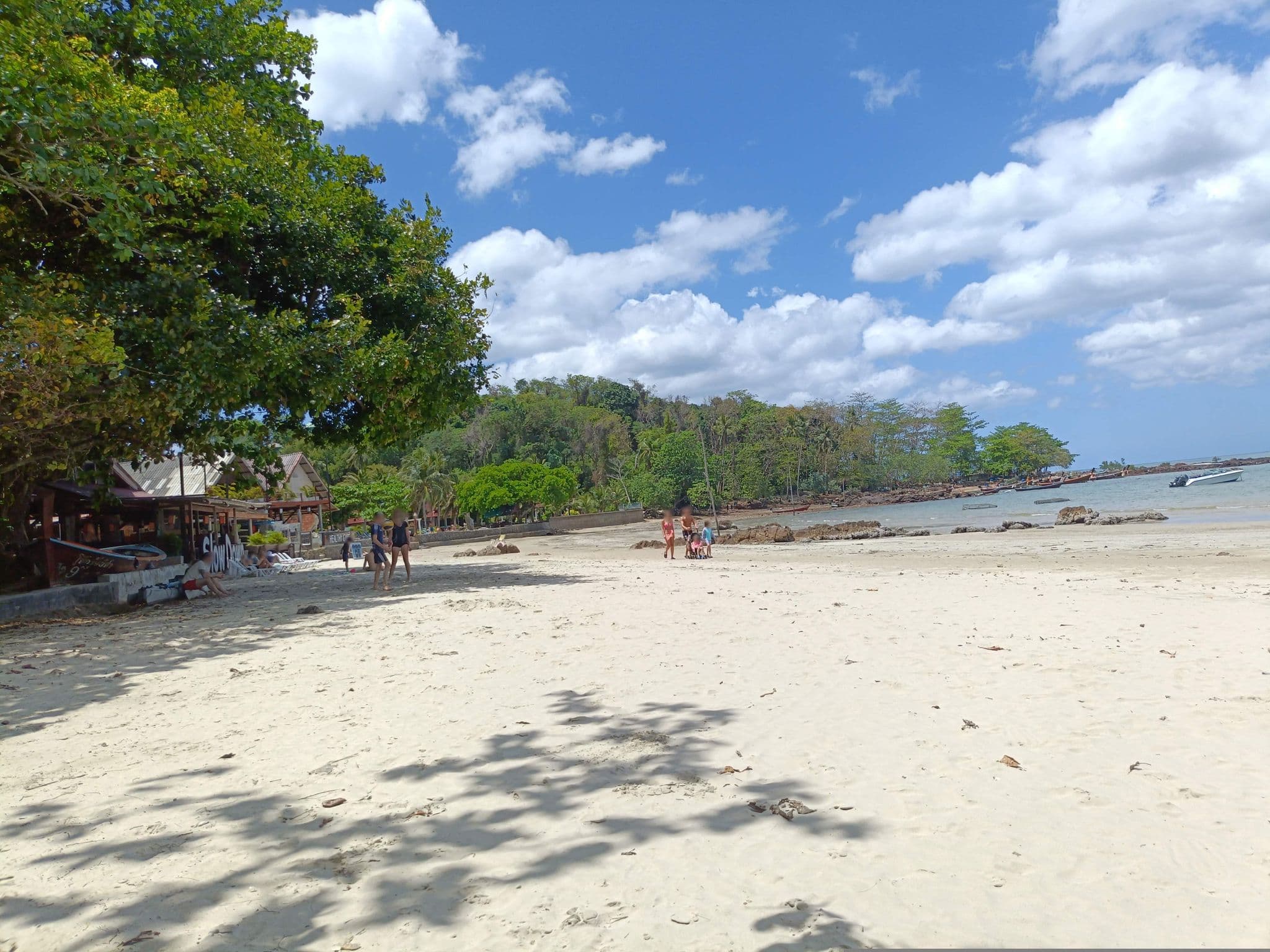 Street view near Royal Lanta Resort and Spa, Saladan — © skillsy (CC BY-SA · Mapillary)