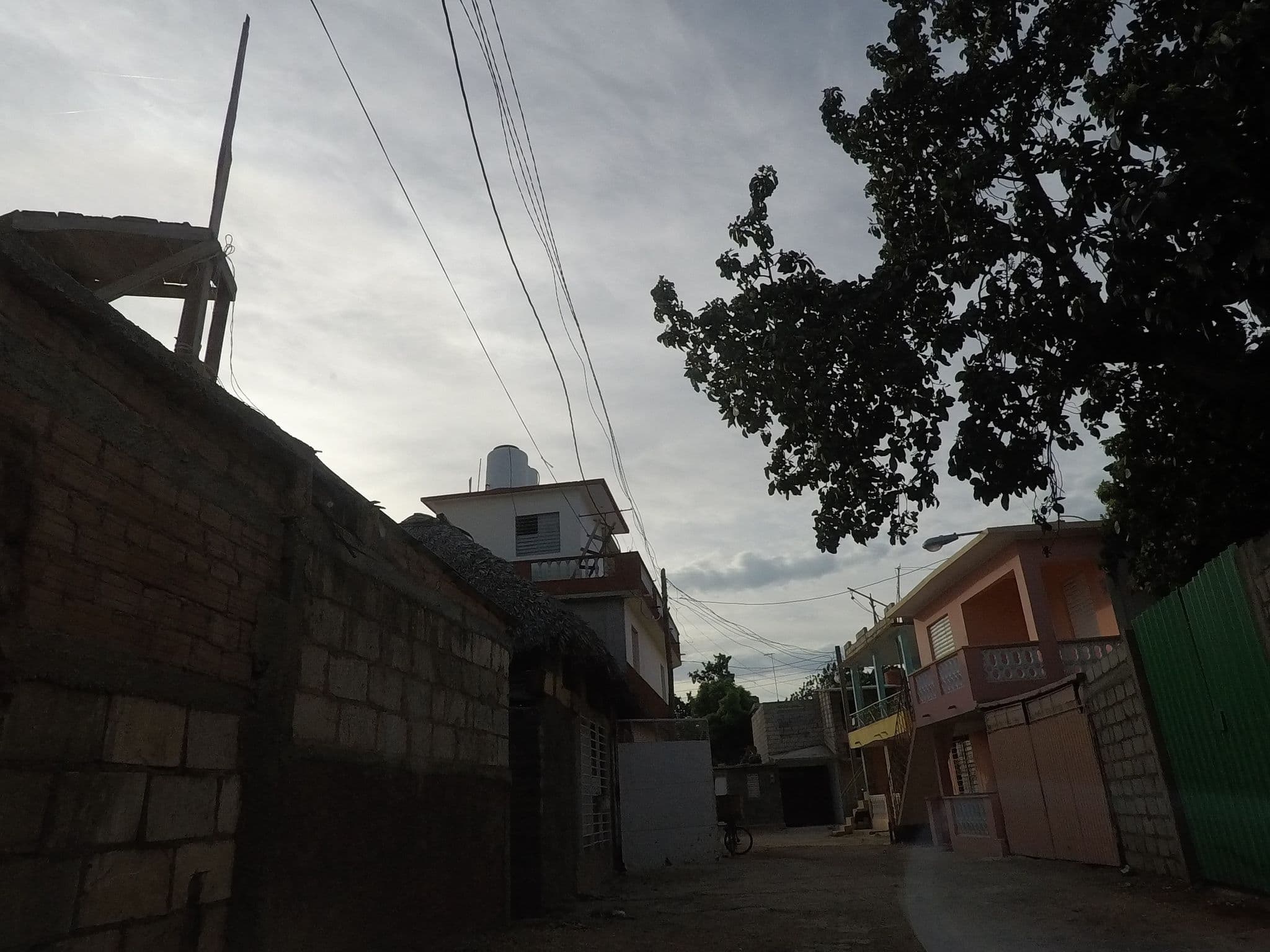 Street view near La casita de Gravie, Trinidad