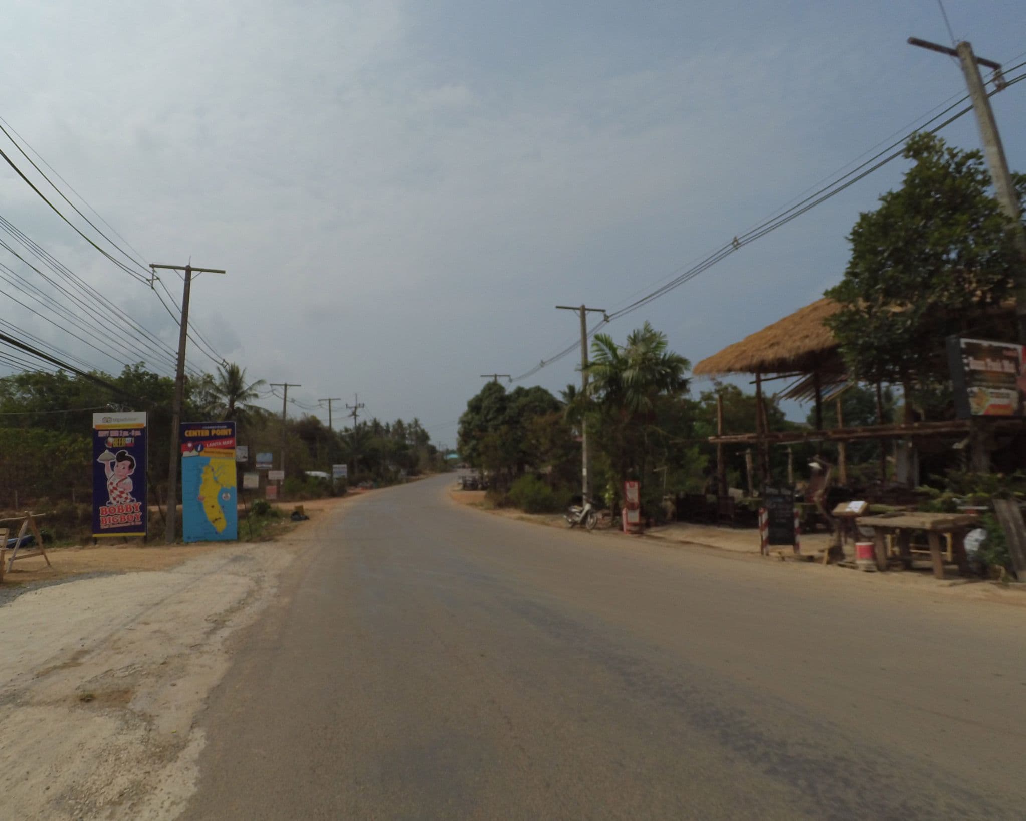 Street view near Baan JingJai, Ko Lanta — © soesoe (CC BY-SA · Mapillary)