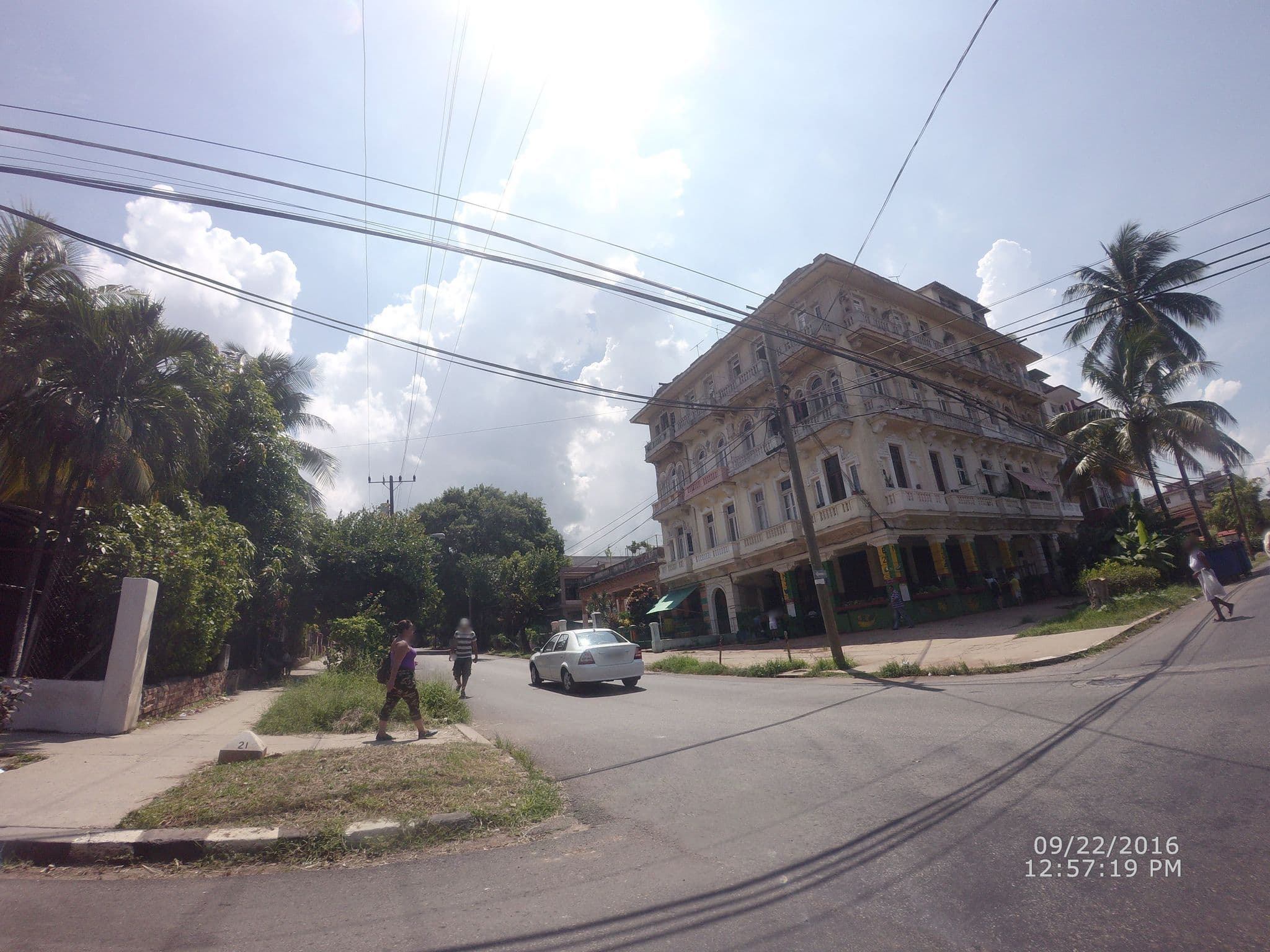 Street view near Hostal de Ángela, Havana