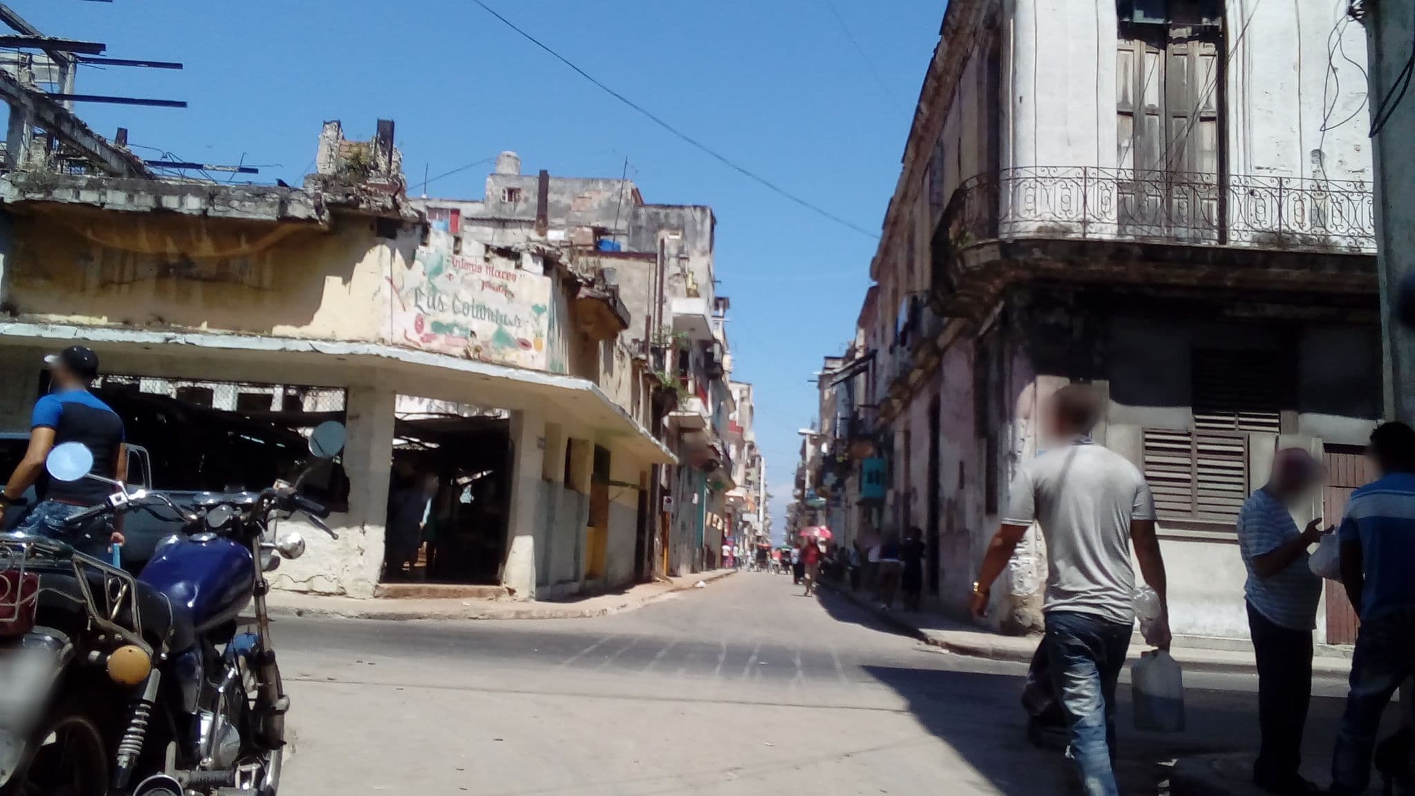 Street view near Casa Yuneisy, Centro Habana