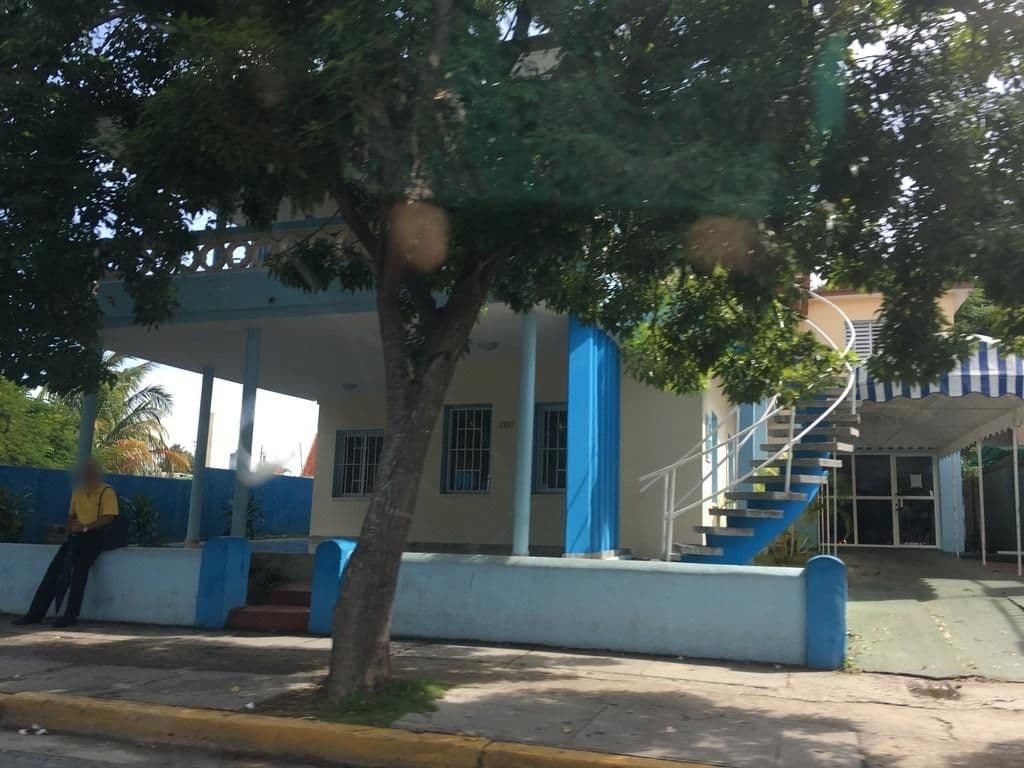 Street view near Casa de María Luisa, Varadero