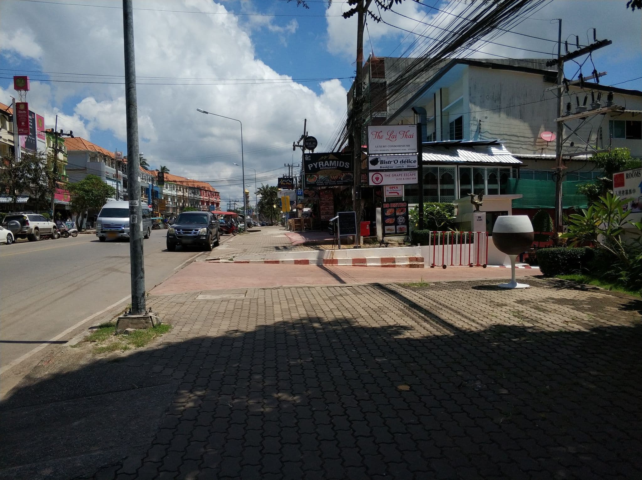Street view near The Lai Thai Luxury Condominiums, Ban Ao Nang — © freddouhelk (CC BY-SA · Mapillary)