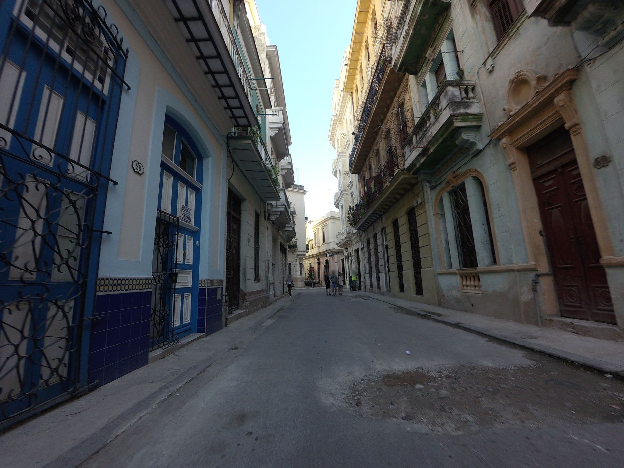 Street view near Casa Barbara, La Habana Vieja