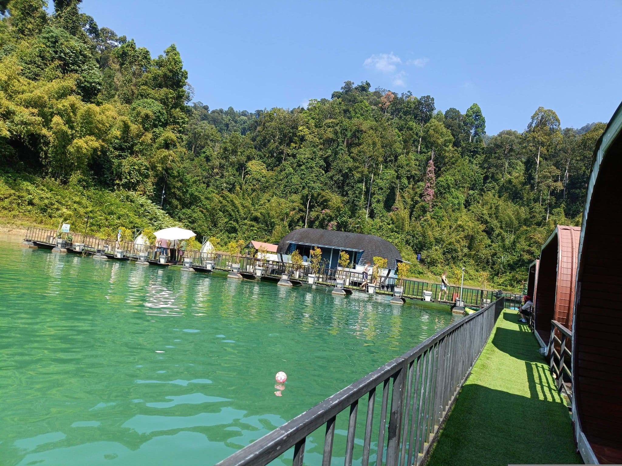 Street view near Phutawan Resort, Tha Khanon — © skillsy (CC BY-SA · Mapillary)