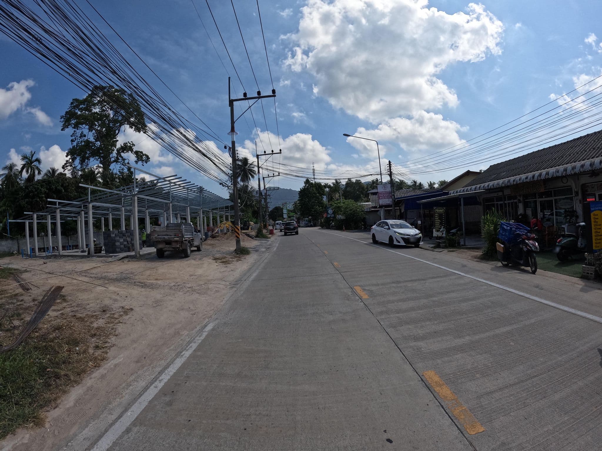 Street view near phangan lodge, Ko Pha Ngan — © lucomsky (CC BY-SA · Mapillary)