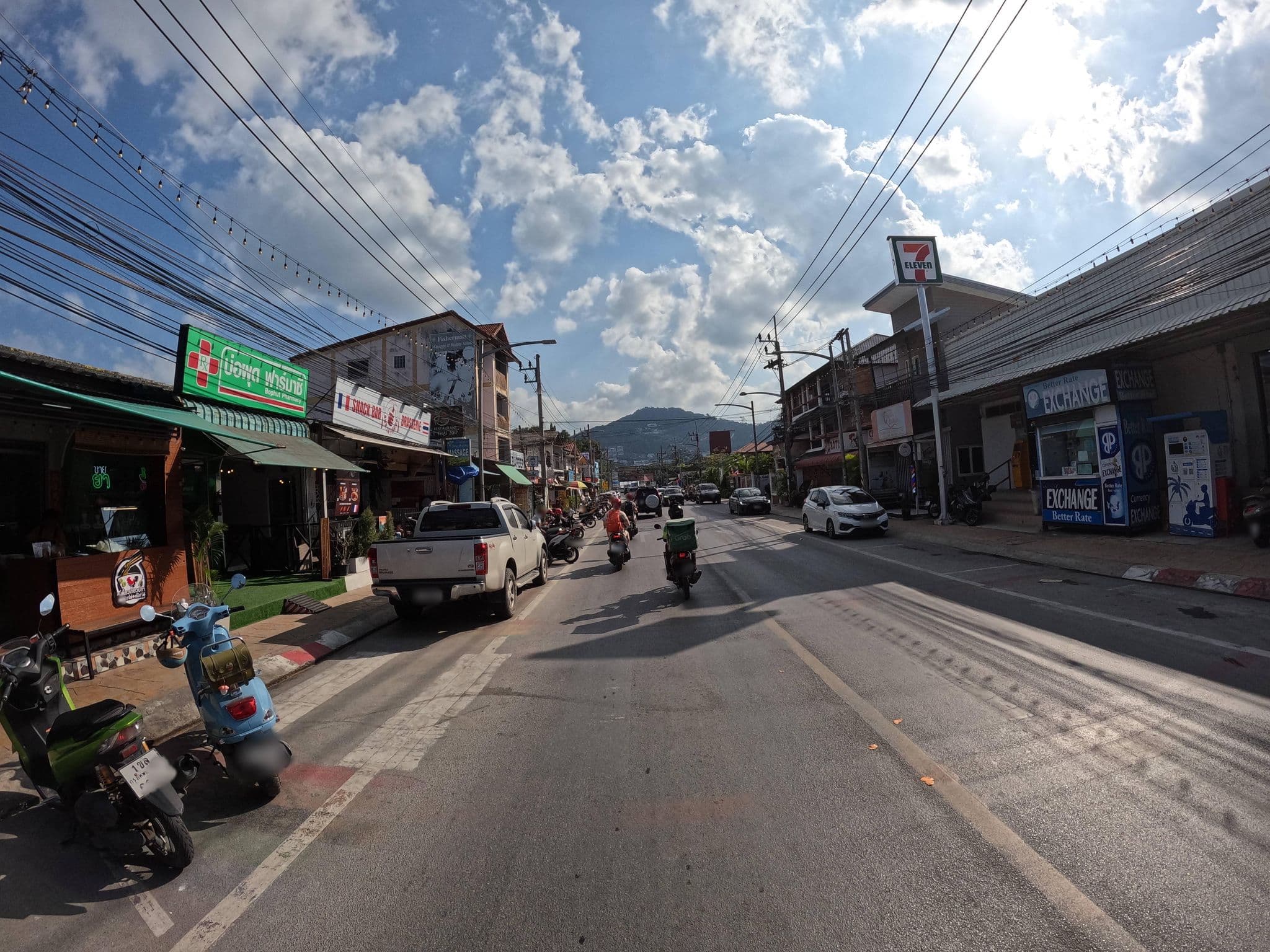 Street view near บ้านสวนลุงดำ, Ko Samui — © lucomsky (CC BY-SA · Mapillary)