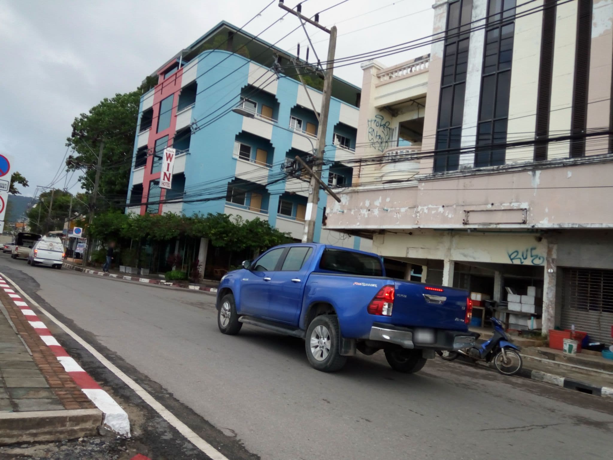 Street view near Win Hotel, Ko Samui — © mapfool (CC BY-SA · Mapillary)