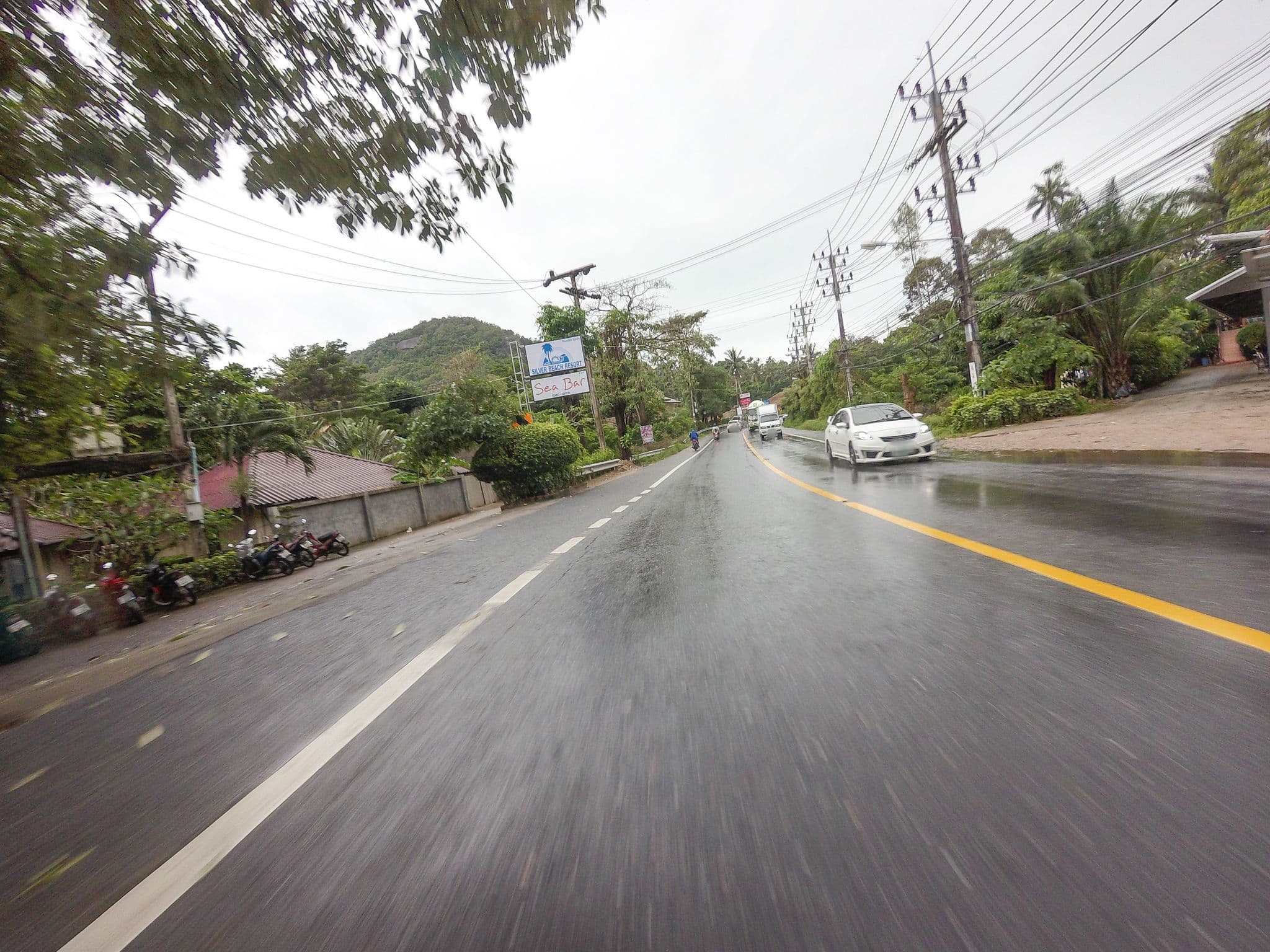 Street view near ซิลเวอร์ บีช, Ko Samui — © esario (CC BY-SA · Mapillary)