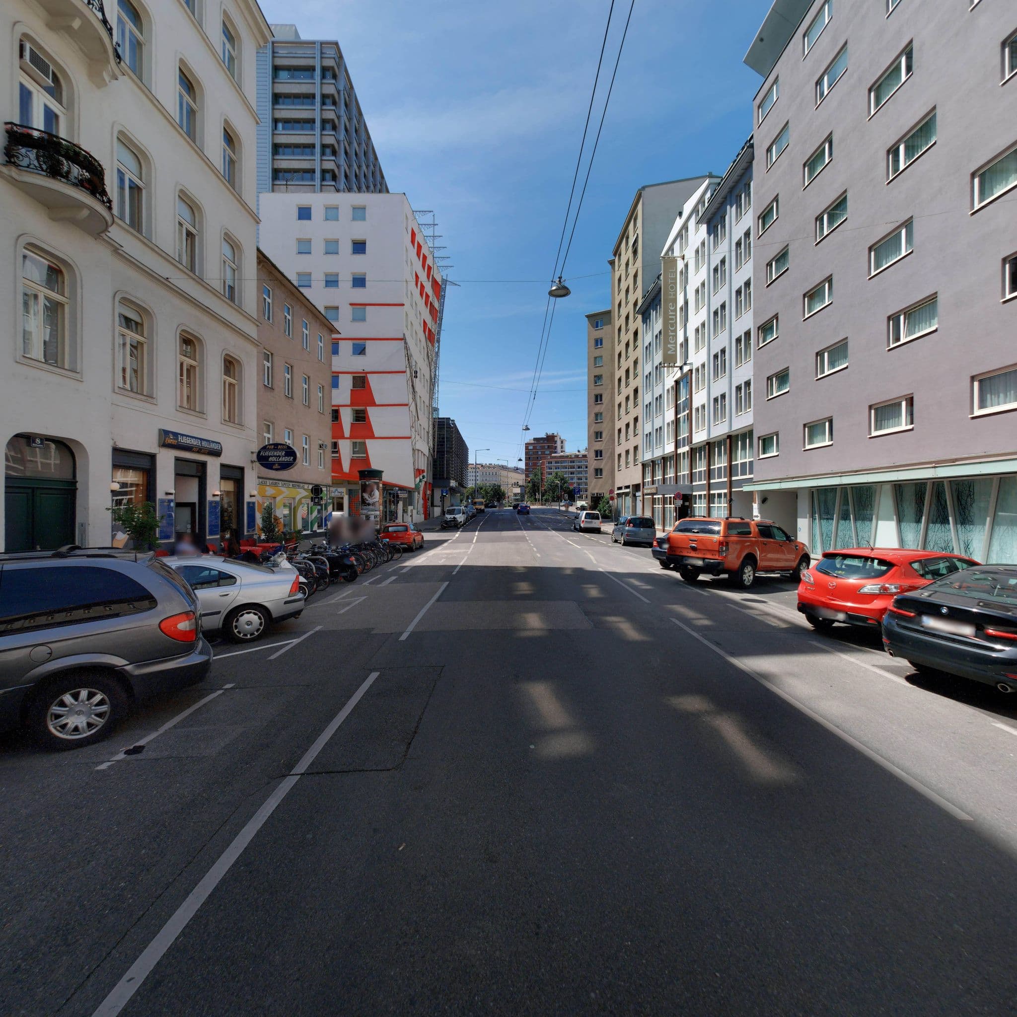 Street view near Mercure, Innere Stadt — © eliasgander (CC BY-SA · Mapillary)