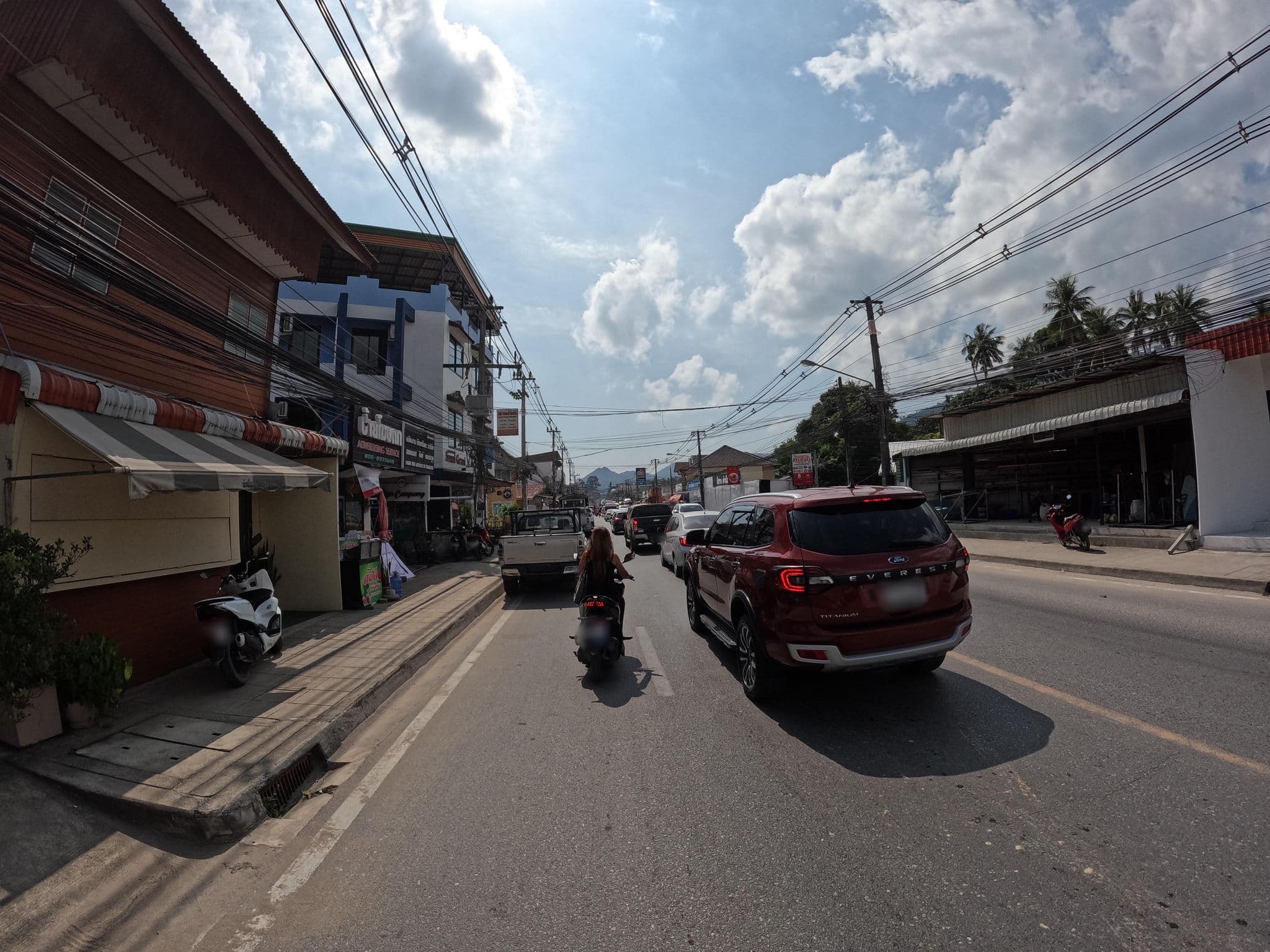 Street view near โป, Ko Samui — © lucomsky (CC BY-SA · Mapillary)
