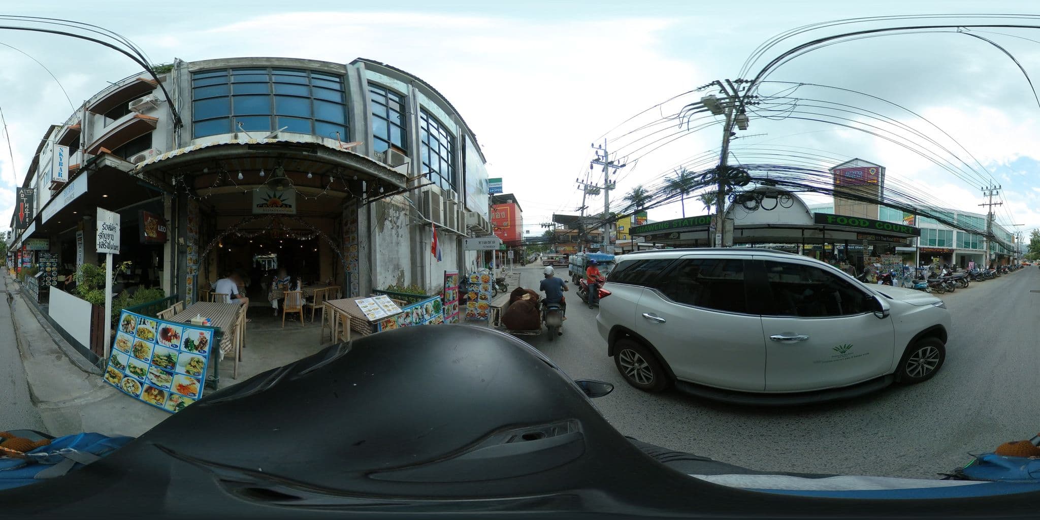 Street view near Chaweng Palace Hotel, Ko Samui — © garok (CC BY-SA · Mapillary)
