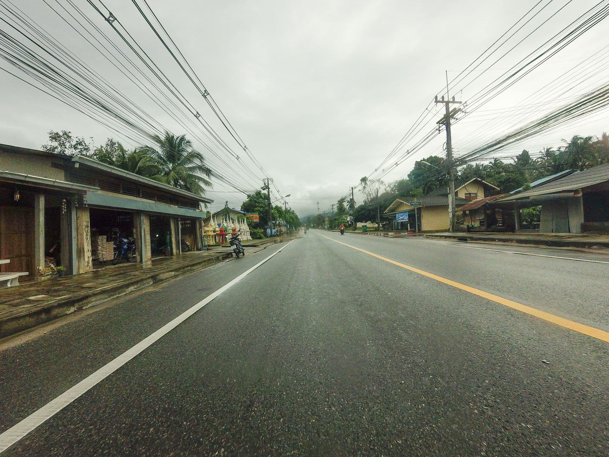 Street view near Samaya Bura Resort, Ko Samui — © esario (CC BY-SA · Mapillary)