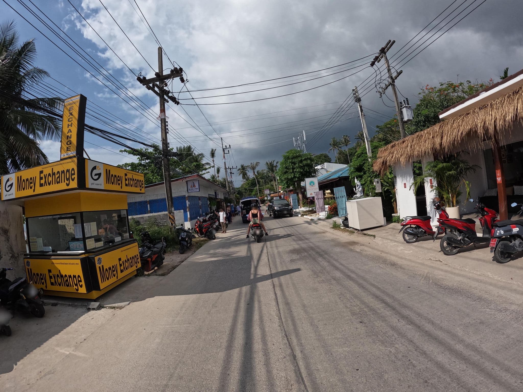 Street view near Ananda Wellness Resort, Ko Pha Ngan — © lucomsky (CC BY-SA · Mapillary)