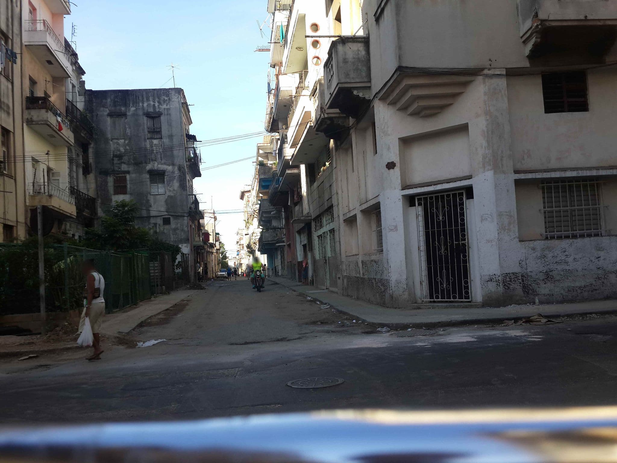 Street view near Casa Carmen, La Habana Vieja