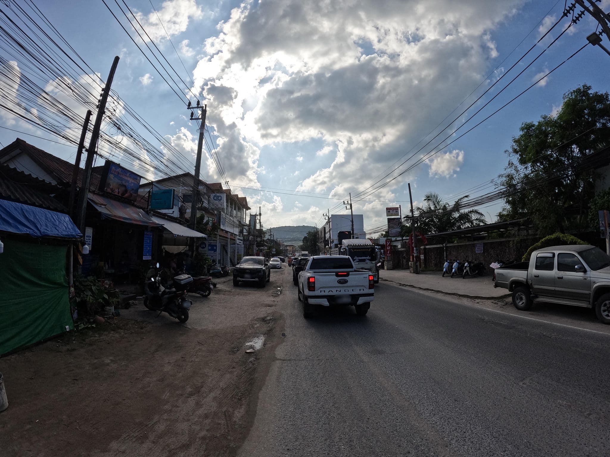 Street view near Baan Archa Samui บ้านอาชา สมุย, Ko Samui — © lucomsky (CC BY-SA · Mapillary)