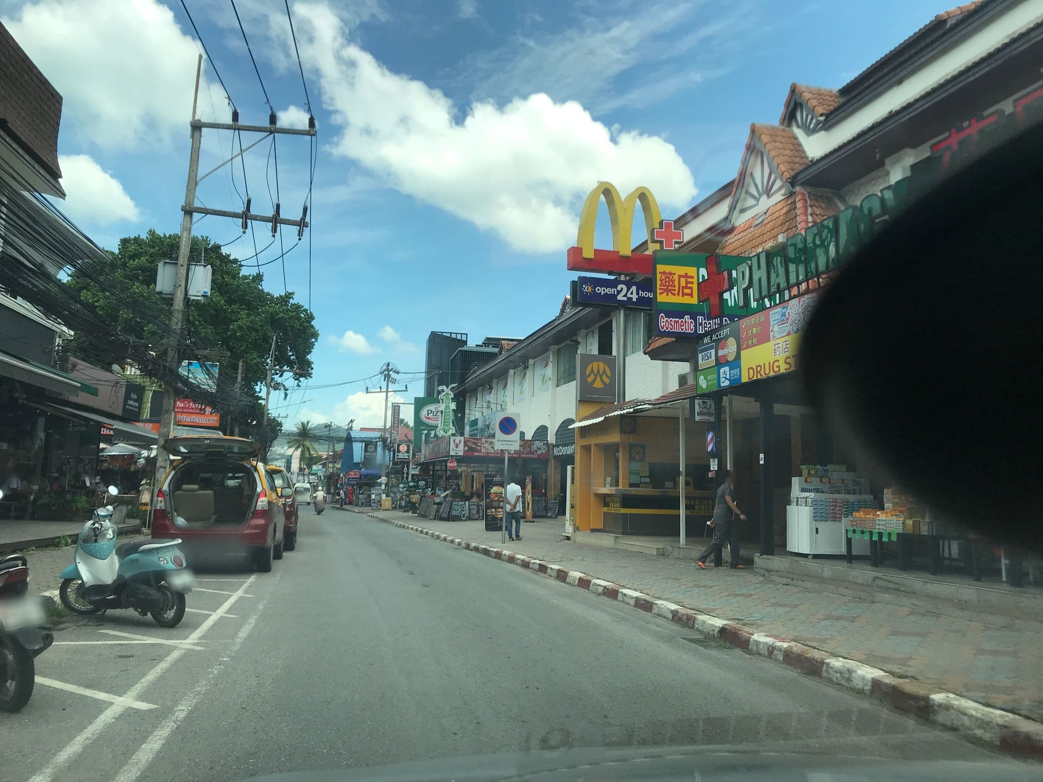 Street view near Chaweng Center Hotel @ Chaweng, Ko Samui — © kchere16 (CC BY-SA · Mapillary)