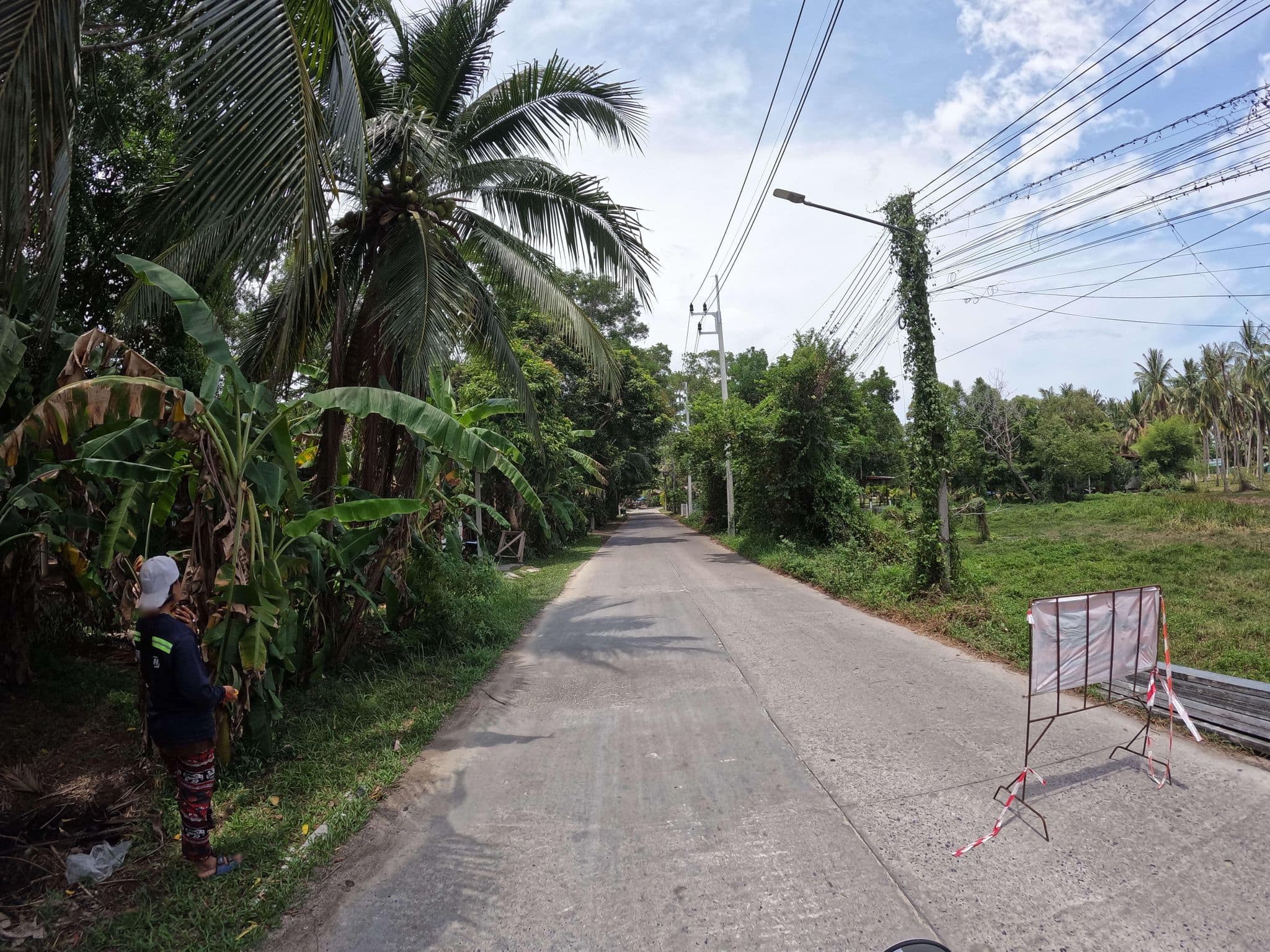 Street view near Palida Fishing Resort, Ko Pha Ngan — © lucomsky (CC BY-SA · Mapillary)